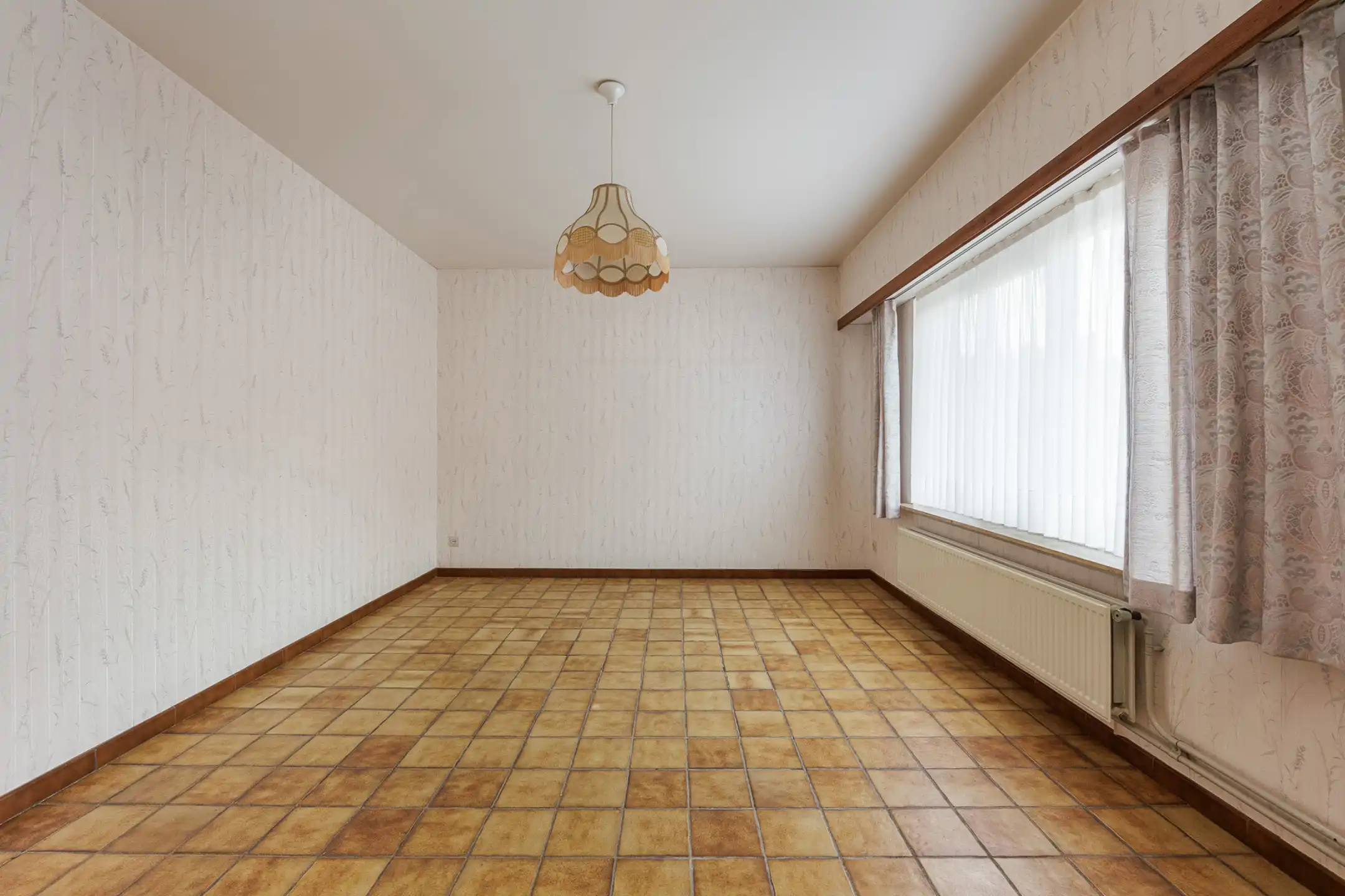 Te renoveren 3slpk-woning met 2 garages & tuin nabij centrum foto 14