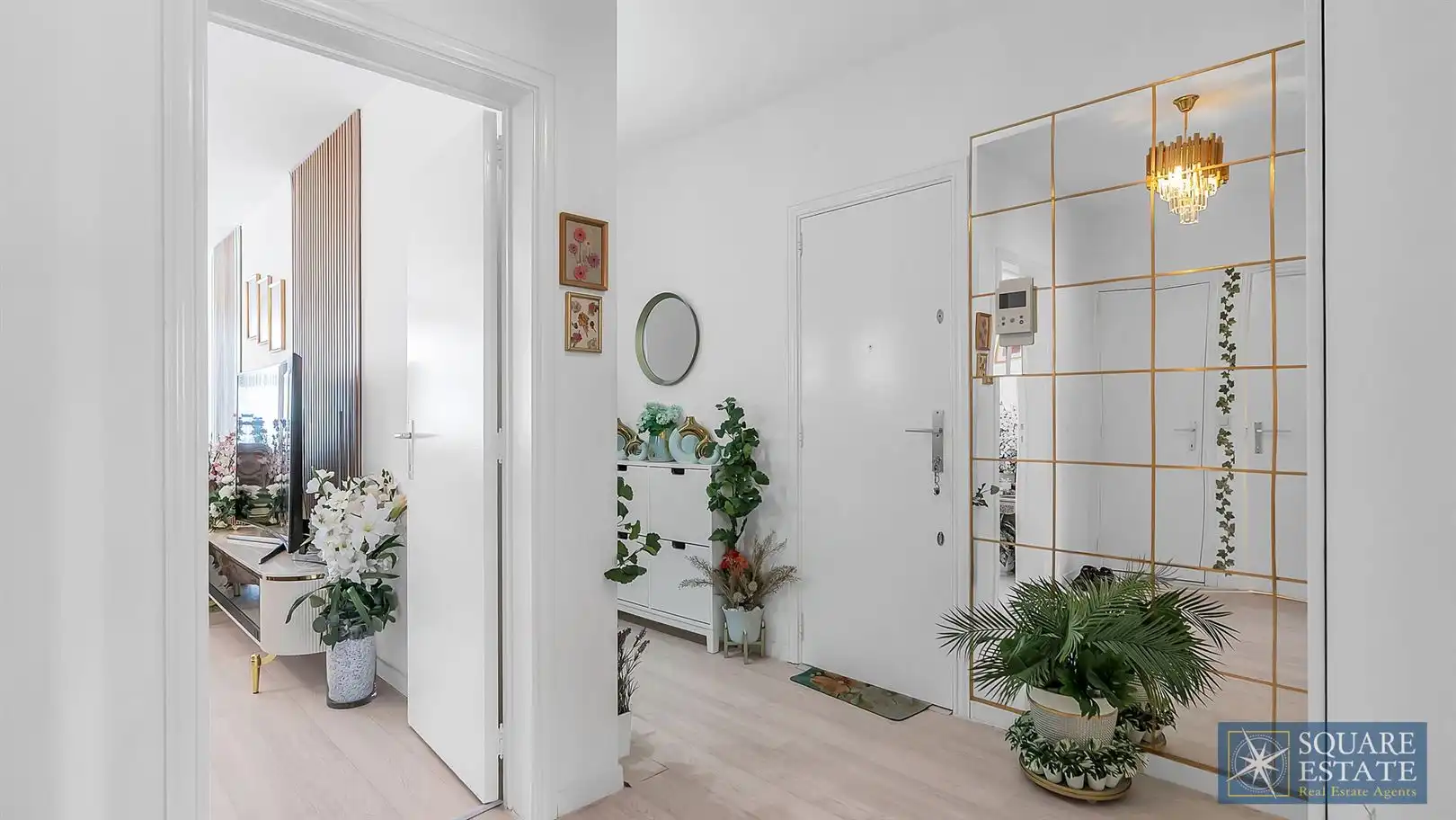 Prachtig appartement met 2 slaapkamers, terras en parkeerplaats foto 2