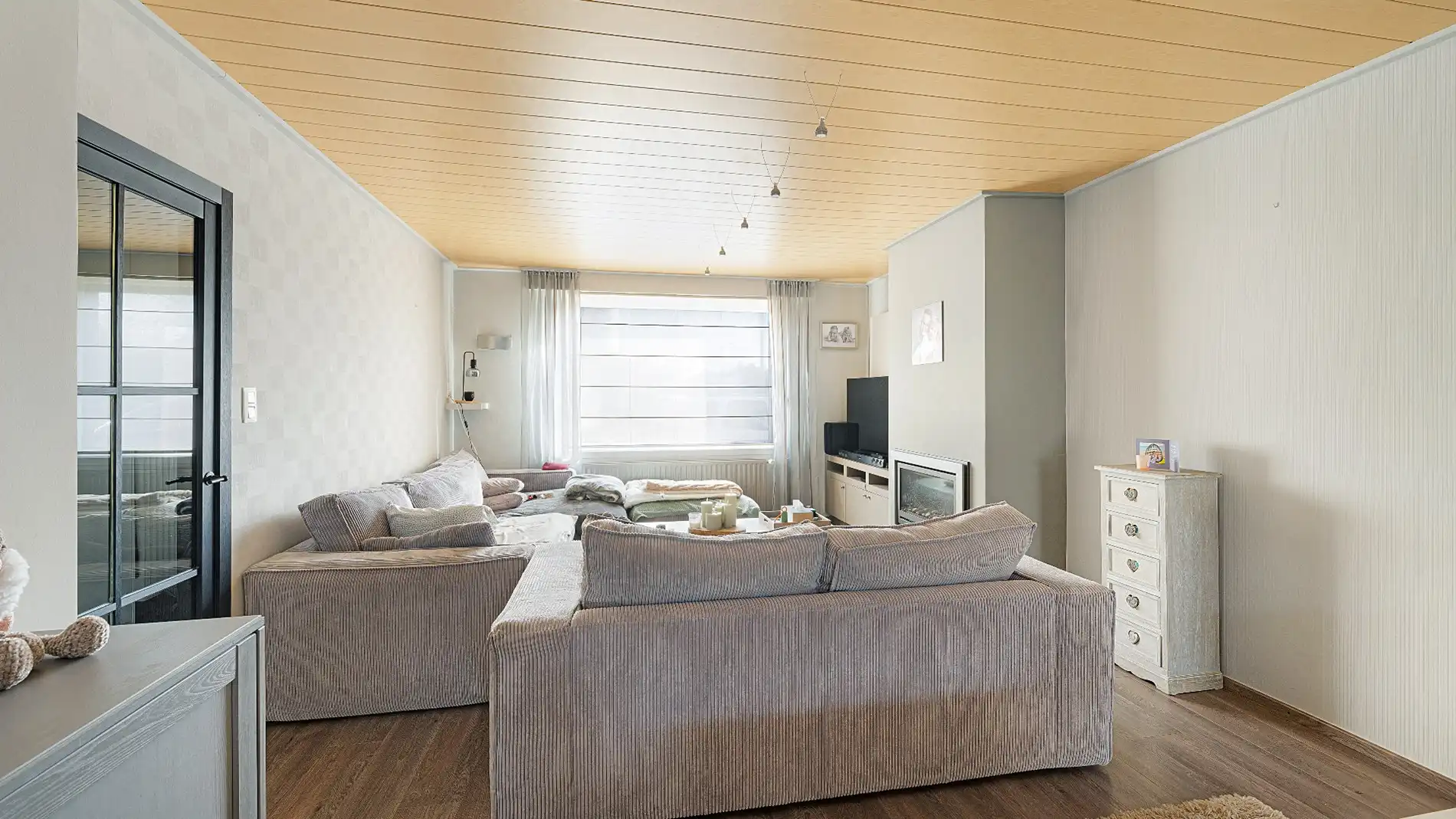  Instapklare en ruime gezinswoning met dubbele garage in het hart van Zeebrugge. foto 3