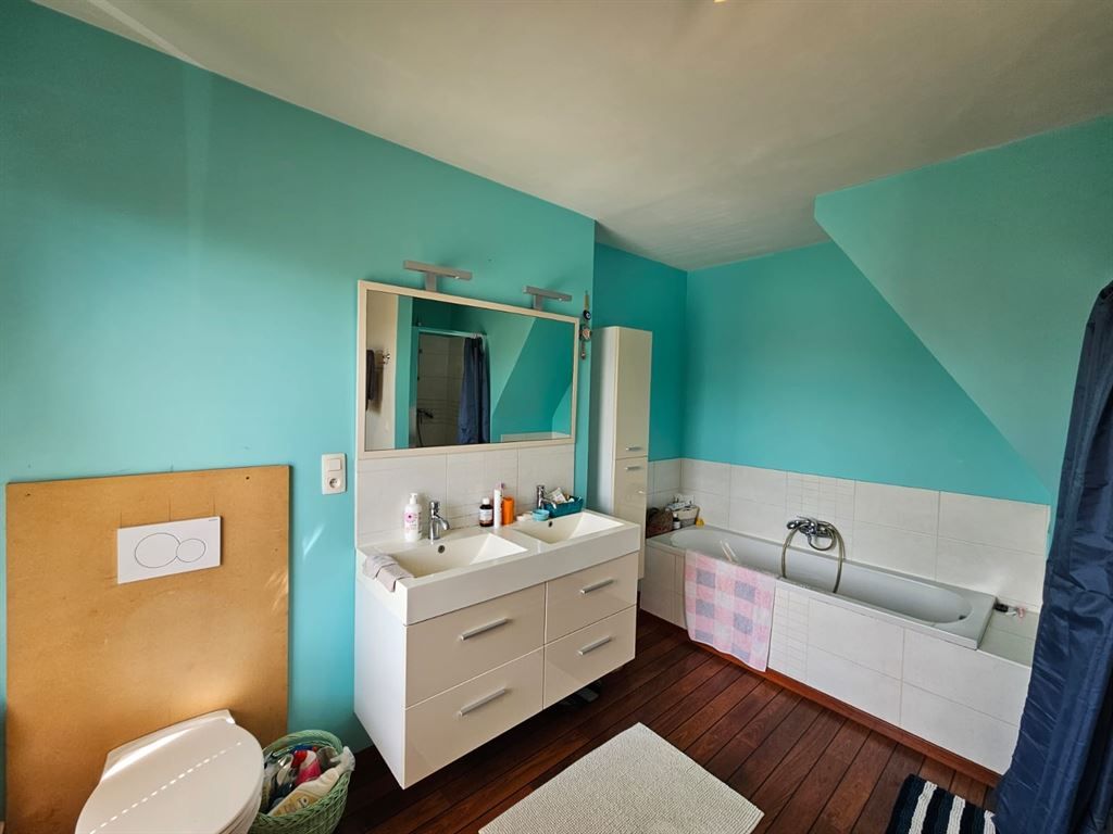 prachtig gerenoveerde en bemeubelde woning foto 17