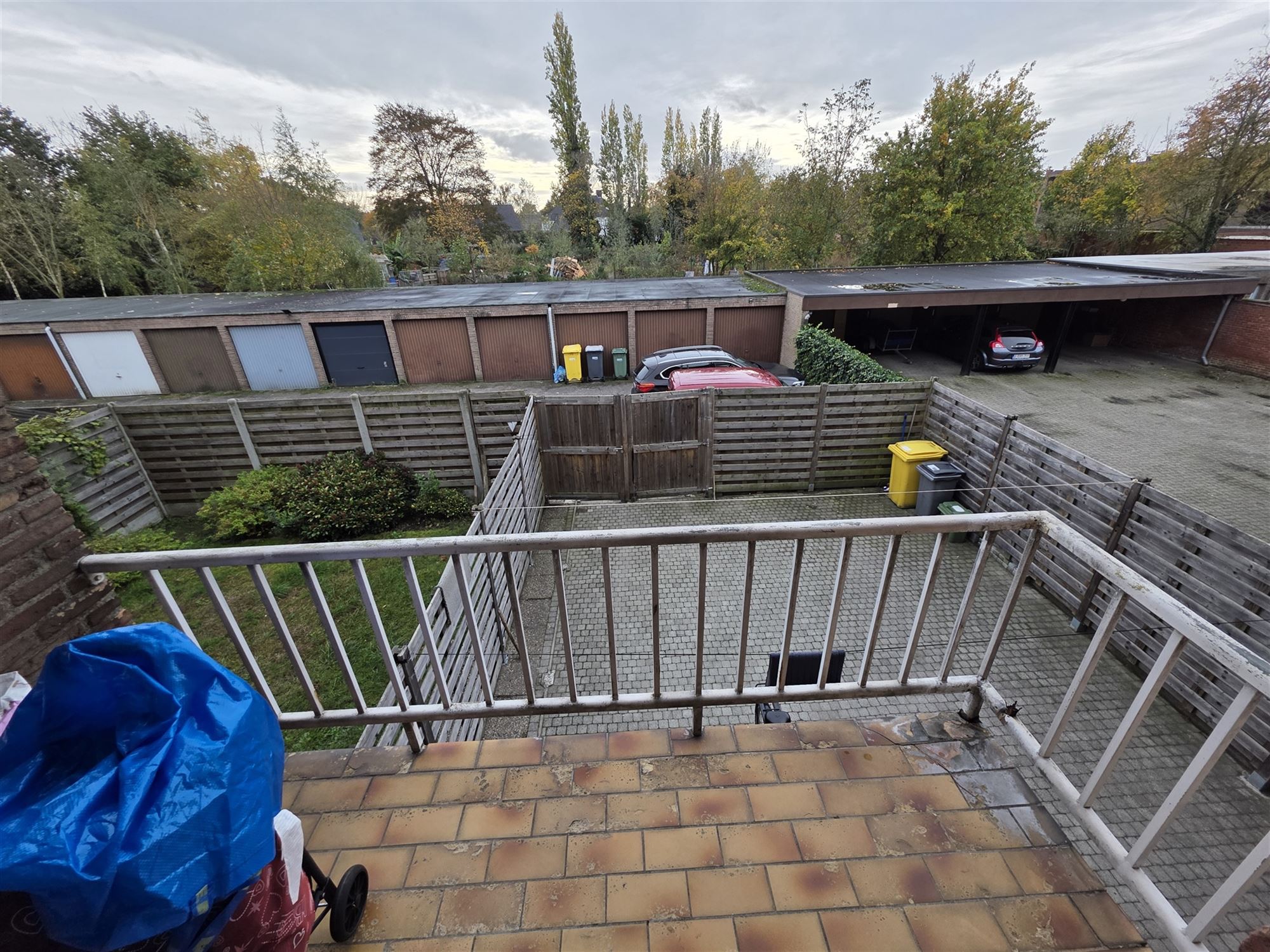 Instapklaar 2-slaapkamer appartement met terras en garage foto 15