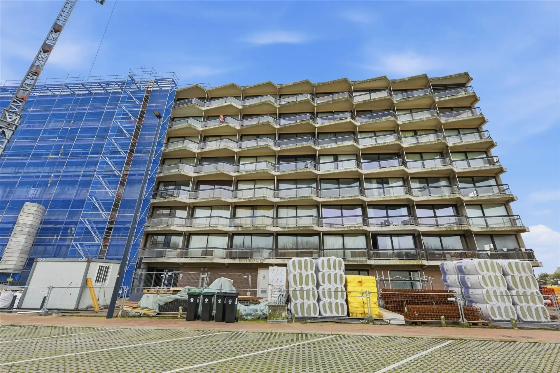 ZONNIG / VLAK AAN ZEEDIJK foto 17