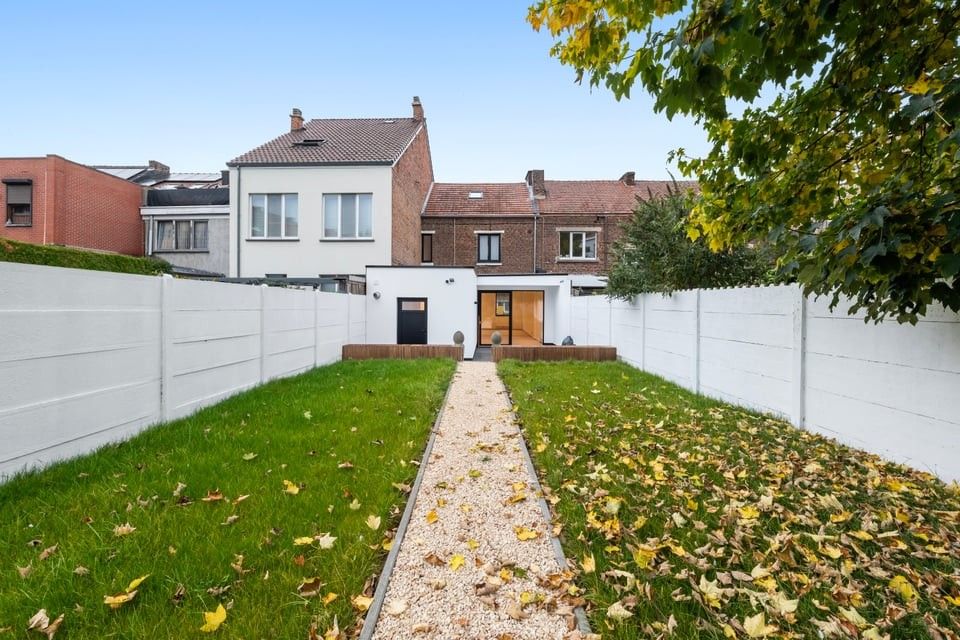 PRACHTIG GERENOVEERDE HERENWONING MET 3 SLPKS OP CENTRALE LIGGING foto 18