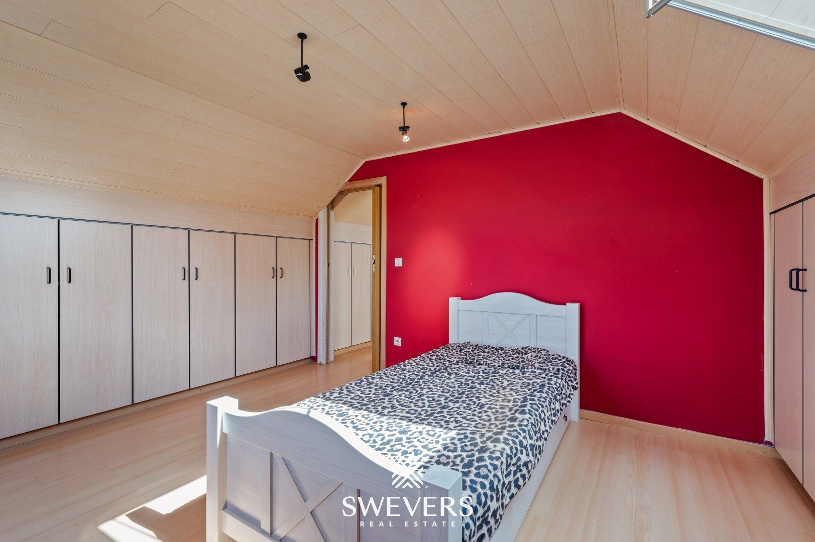 Riante splitlevelwoning op ruim perceel foto 22