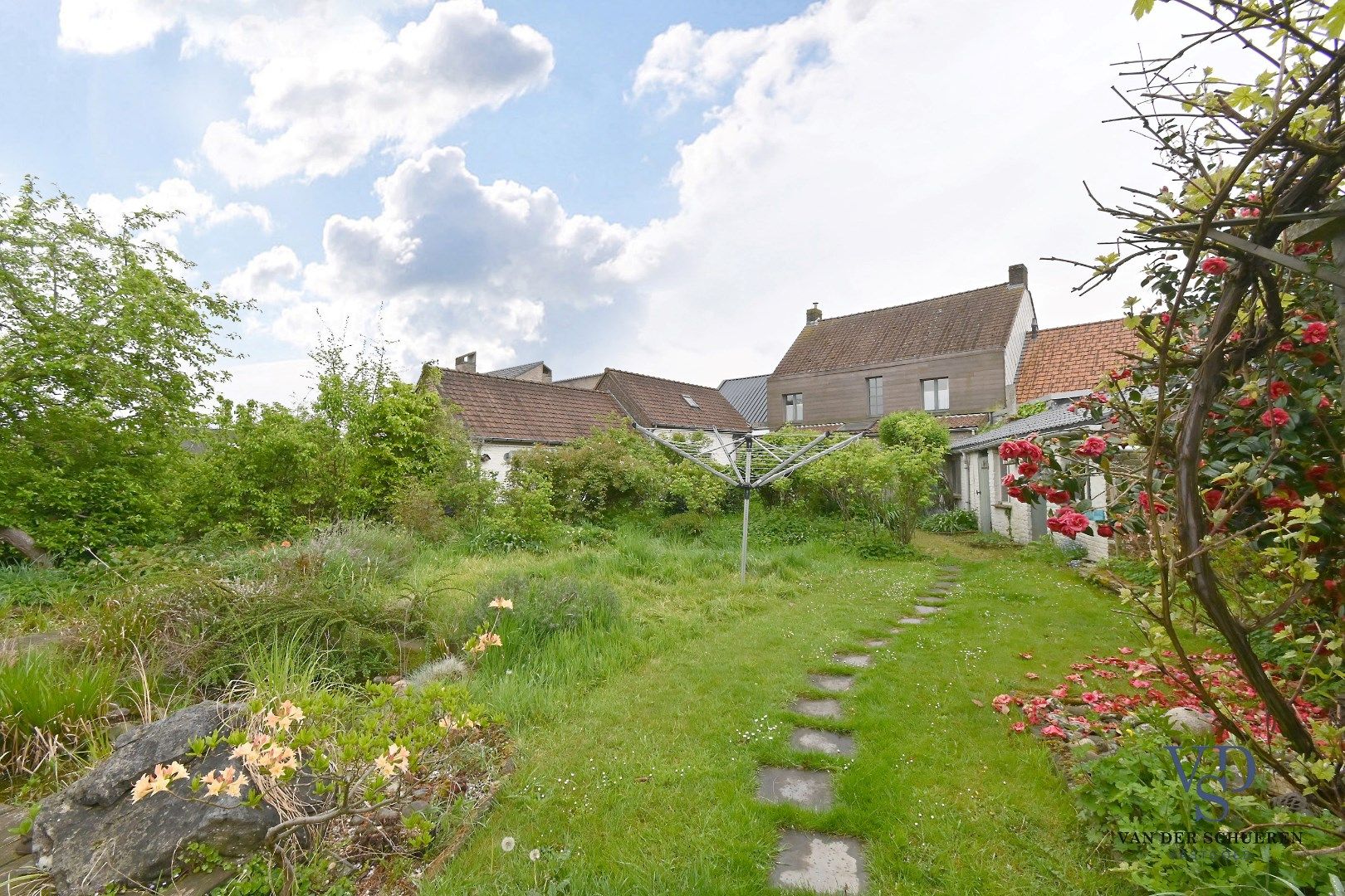 Charmante woning op royaal perceel van 1.618 m² foto 38