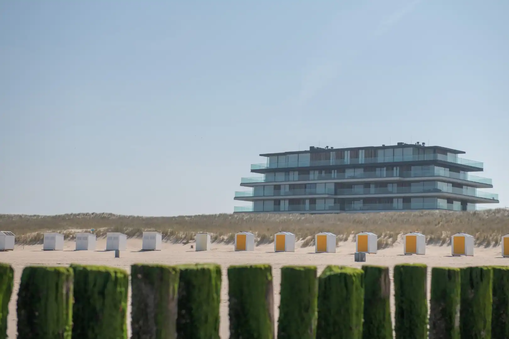 Uiterst smaakvol en top-notch afgewerkt appartement met frontaal zeezicht van het gelijkvloers terras foto 21