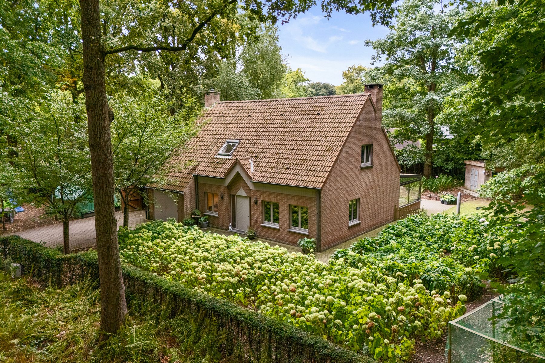 Hoofdfoto van de publicatie: Ruime gezinswoning met grote tuin en topligging in Aalter