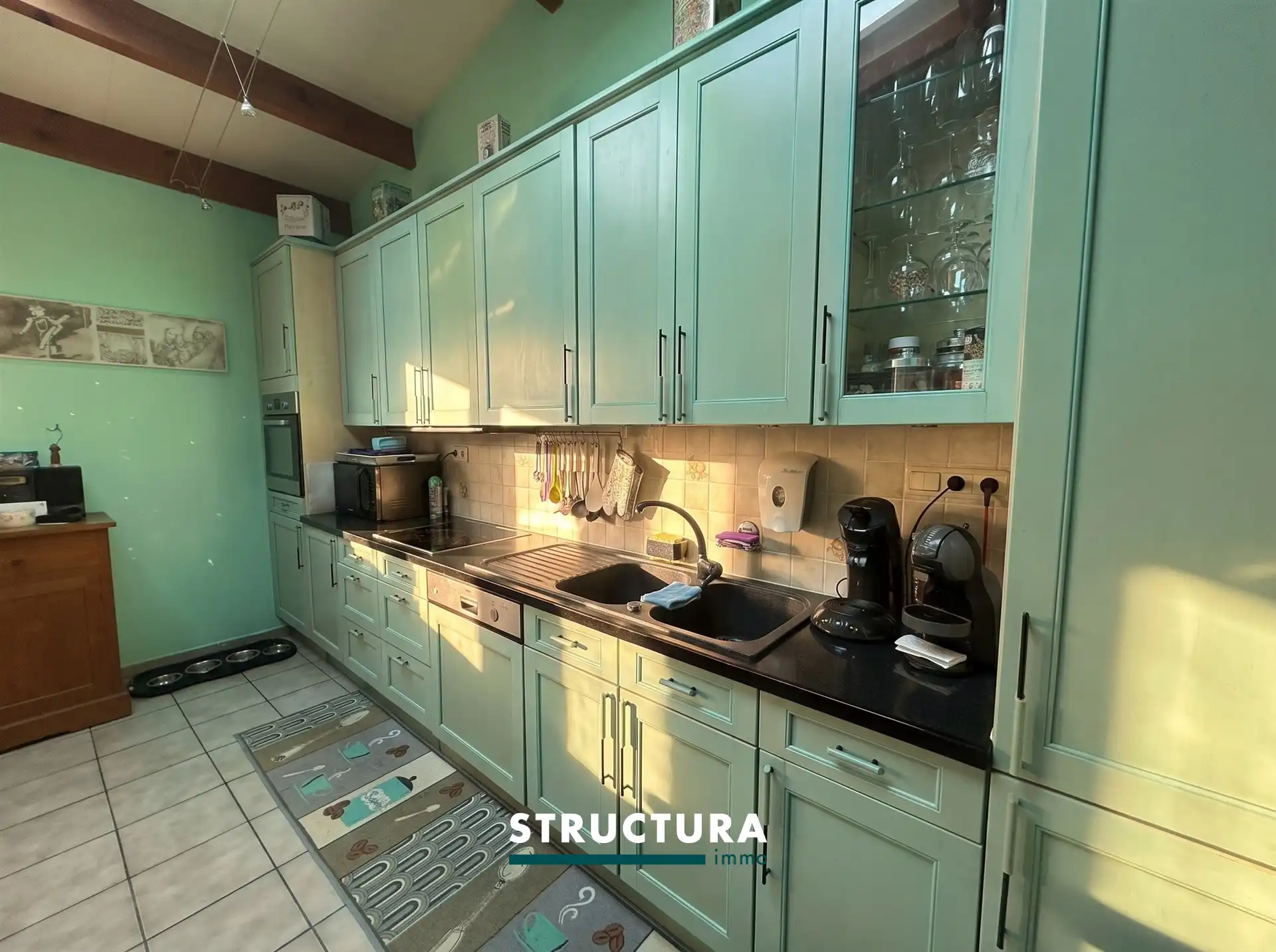 Woning met staanplaats  foto 6