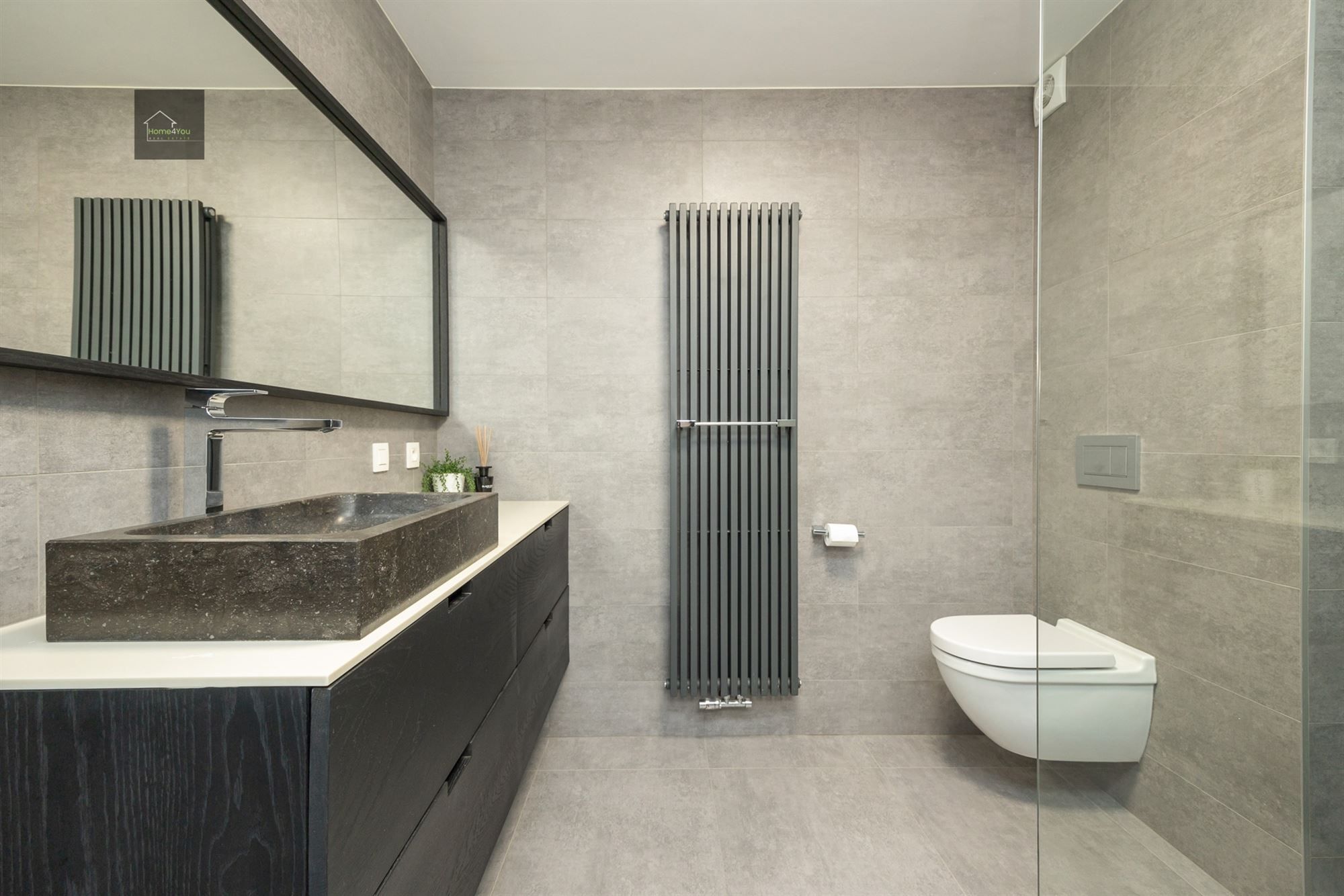 Zeer ruim en luxueus appartement op toplocatie foto 6