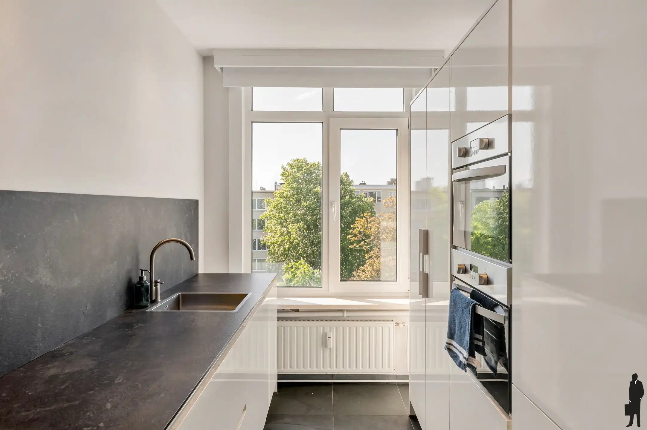 Prachtig, lichtrijk appartement met terras & garage foto 9