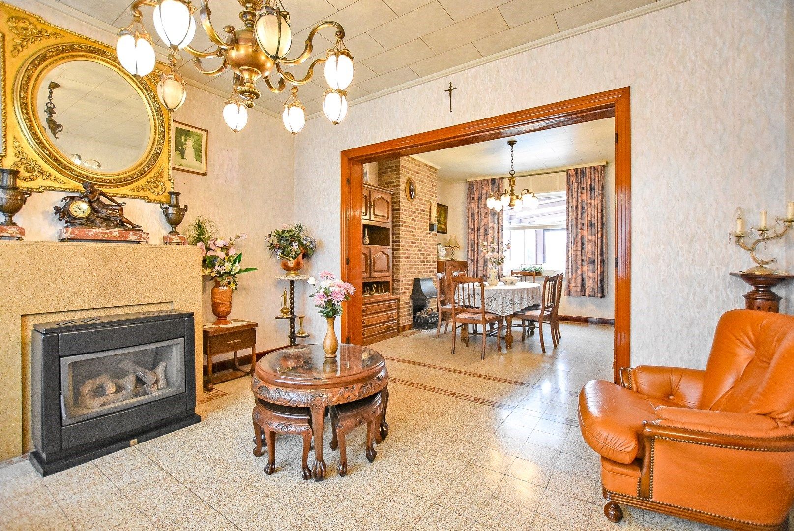 Ruime gezinswoning met zuidgerichte tuin op 477m². foto 4