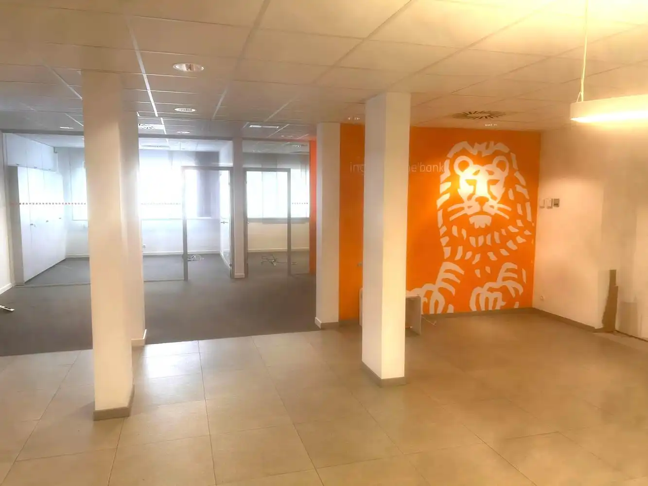 Instapklare kantoor- of praktijkruimte met lift en archief nabij Stationsplein foto 4