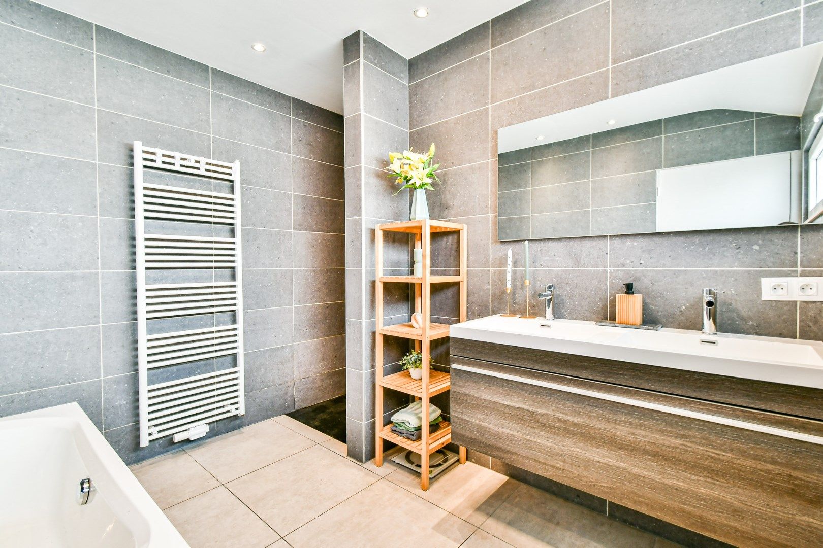 Instapklare woning op een super locatie! foto 7