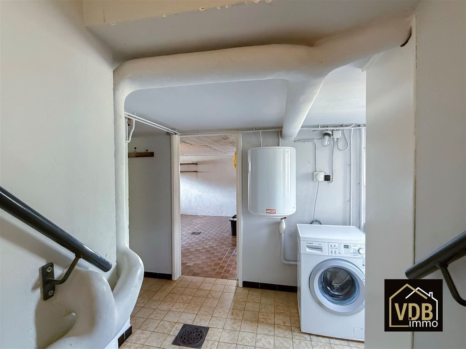 WONING MET 3 SLAAPKAMERS - GARAGE EN LEUKE TUIN foto 48