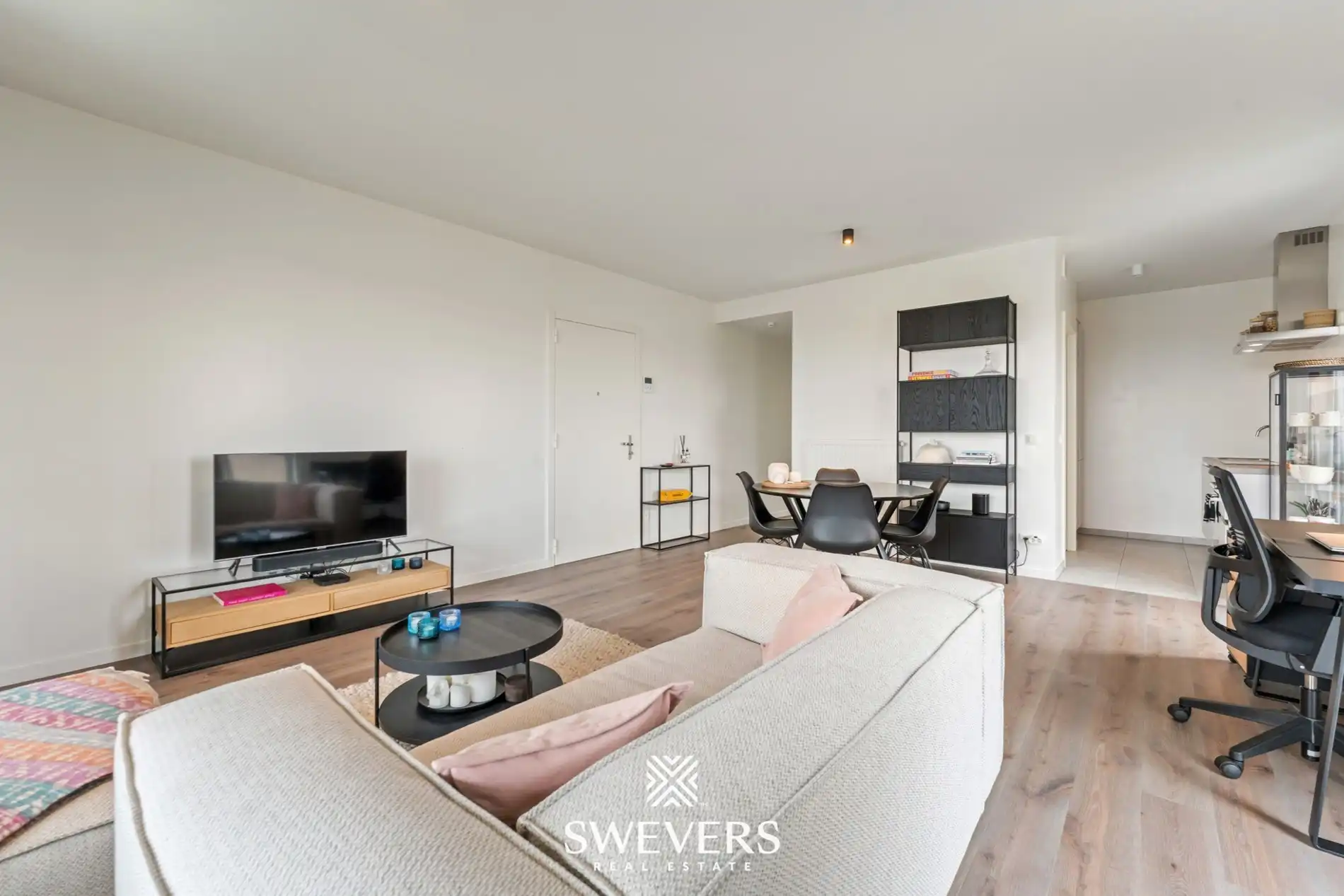 Luxueus, energiezuinig appartement met zonnig terras met skyline in centrum Hasselt  foto 5