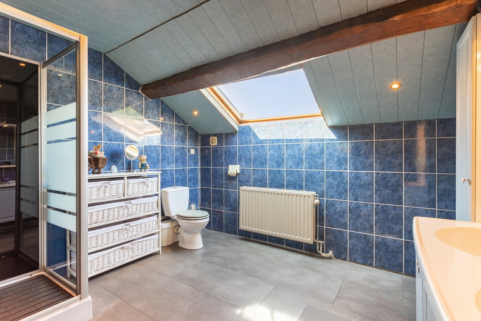 Ruime kangoeroewoning met 6 slpks, 2bdks, 2 garages en tuin te Oetingen foto 14