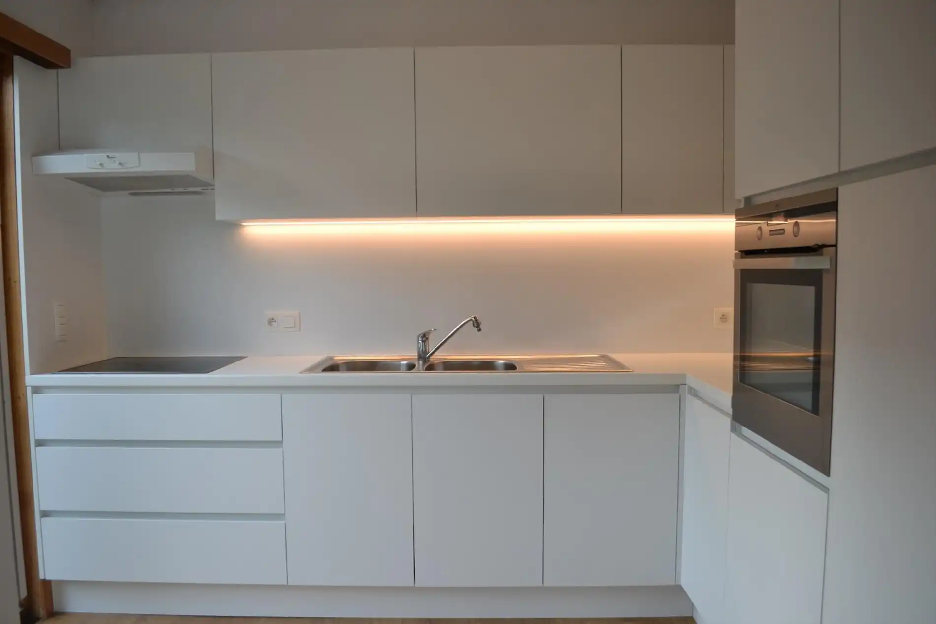 Rustig gelegen gelijkvloerse woning met tuin en garage foto 2