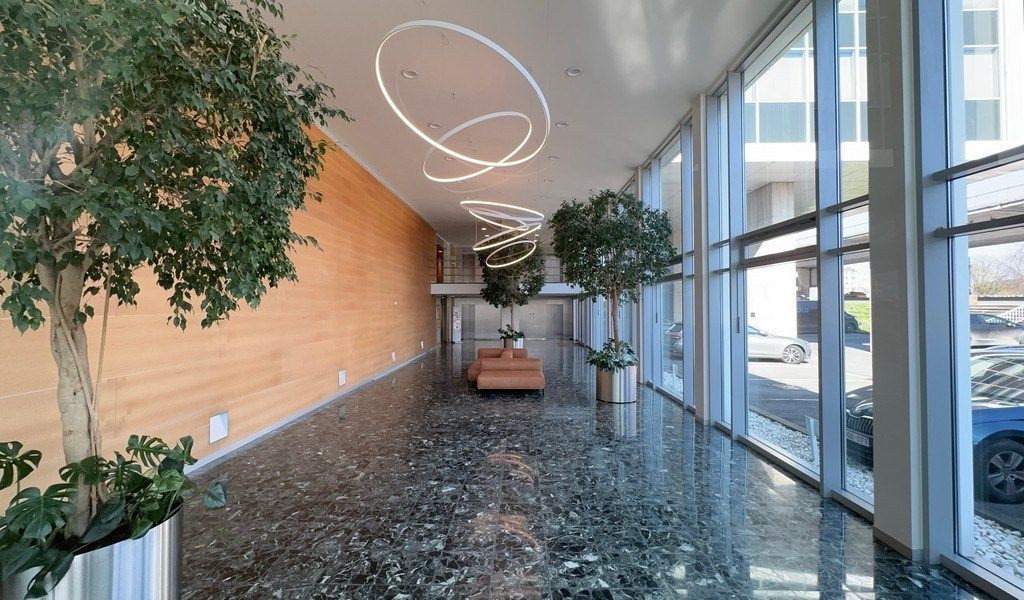 Ingedeelde instapklare kantoorruimte te huur in Bellevue Toren in Gent foto 2