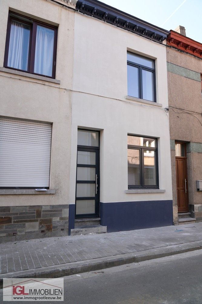 Smaakvol gerenoveerde woning met 3 slaapkamers & 2 badkamers foto 17