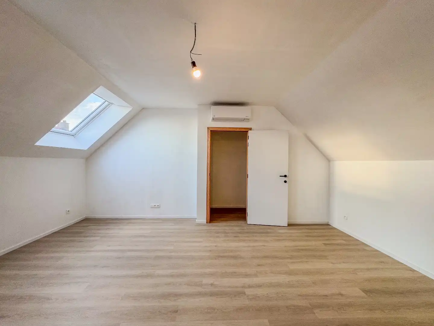 Gerenoveerde woning met 3 slaapkamers en gezellig stadstuin. foto 14