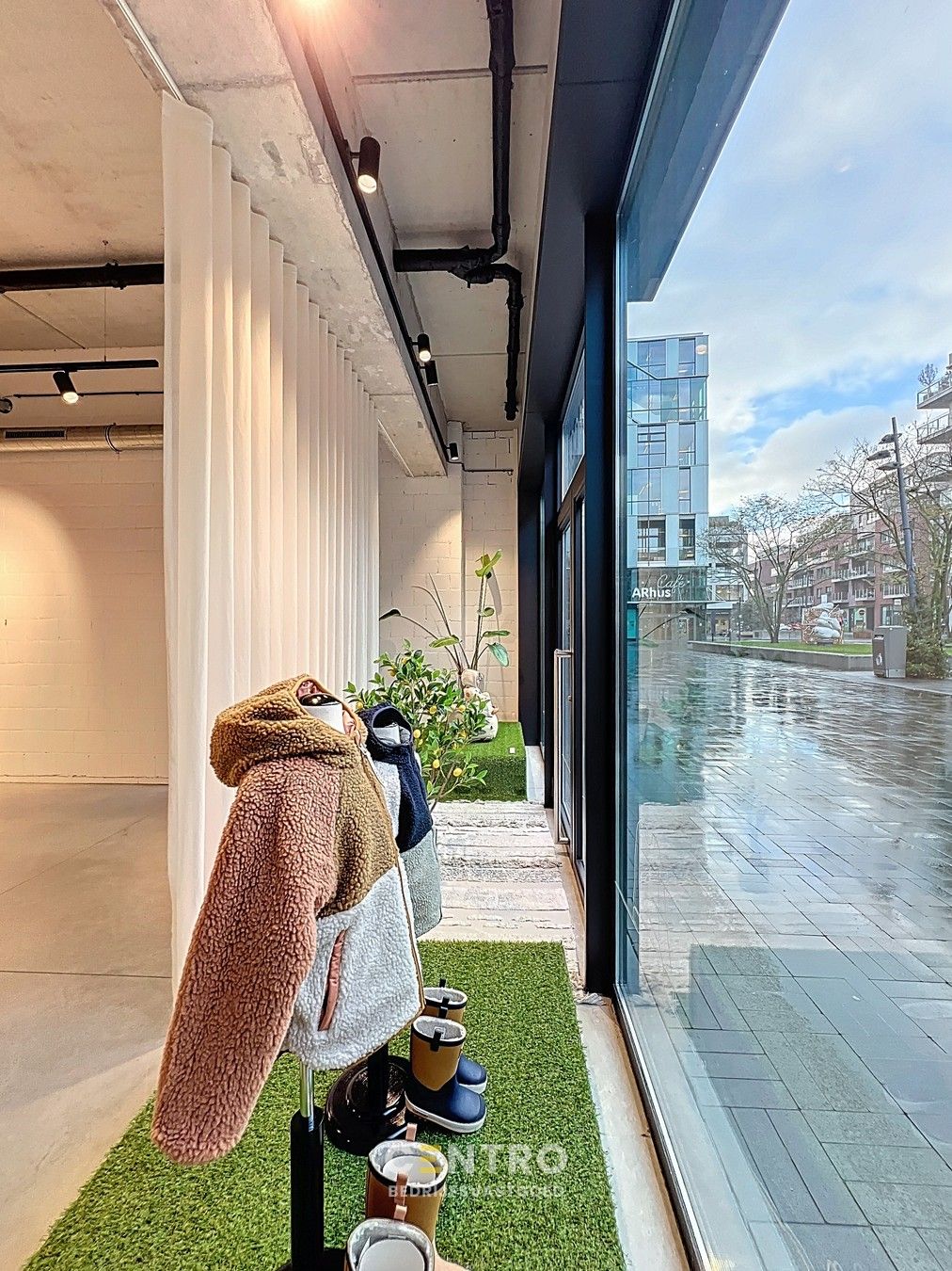 Modern, energiezuinig pand met industrieel karakter tot 285 m² op topligging in De Munt. foto 4