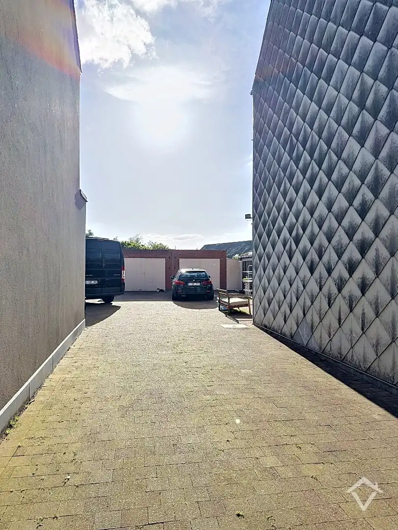 Woning met 3 slaapkamers en 2 garages te Eernegem foto 19