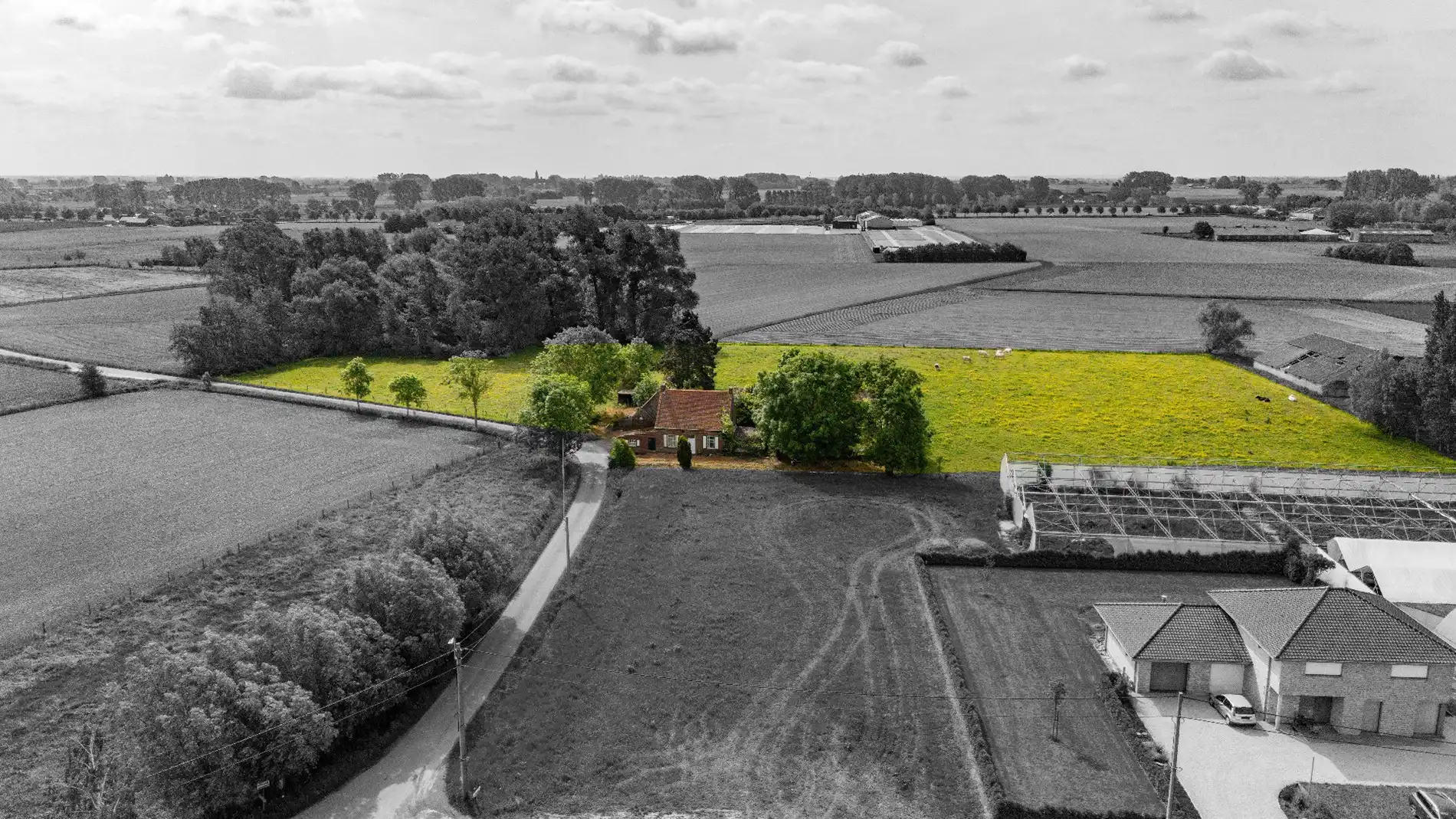 PRACHTIG GELEGEN HOEVE | RUSTIGE LIGGING | 1ha 47a foto 9