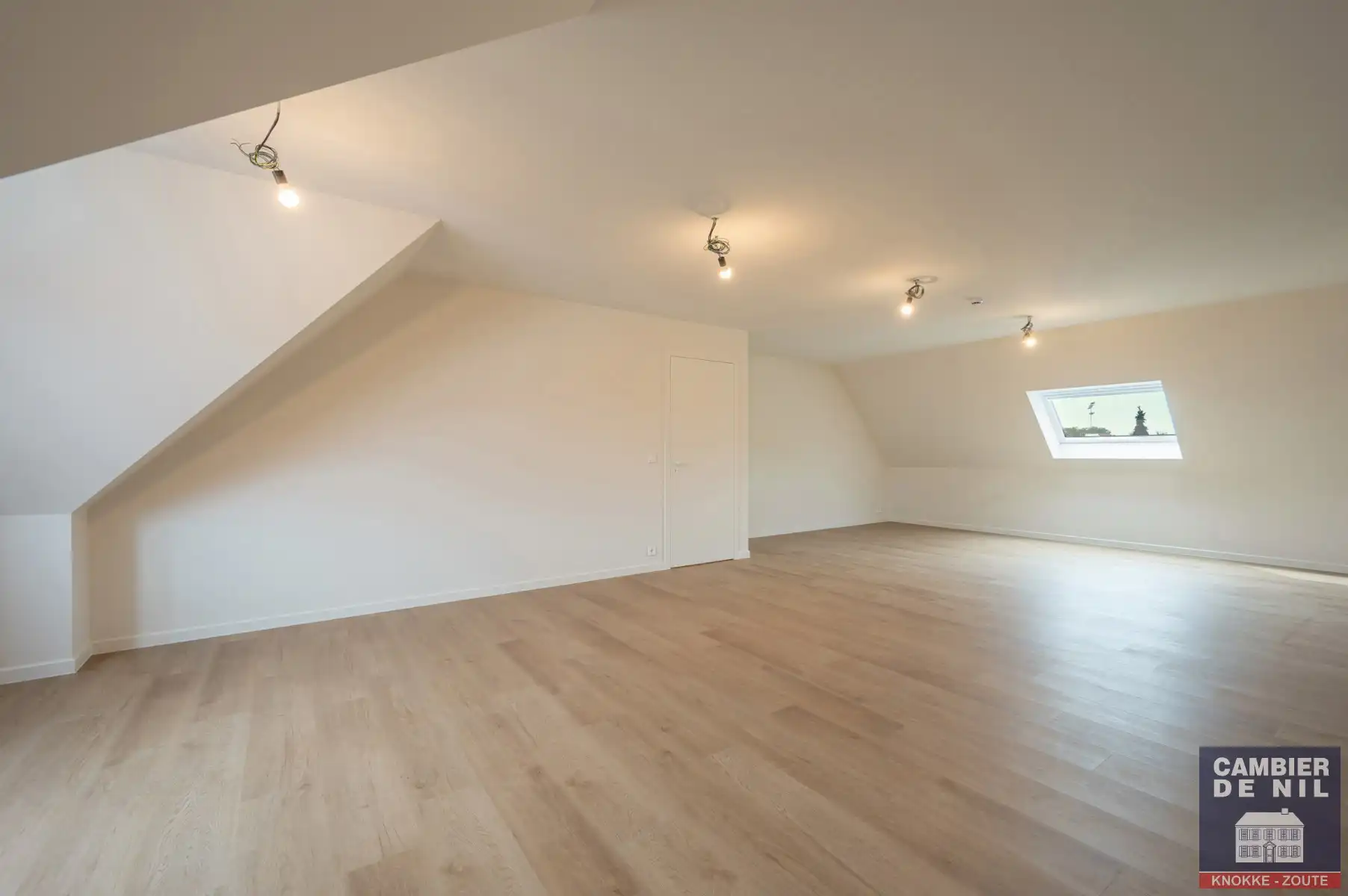 Schitterend afgewerkte nieuwbouwwoning, zeer centraal gelegen, op enkele passen van de groentemarkt foto 19