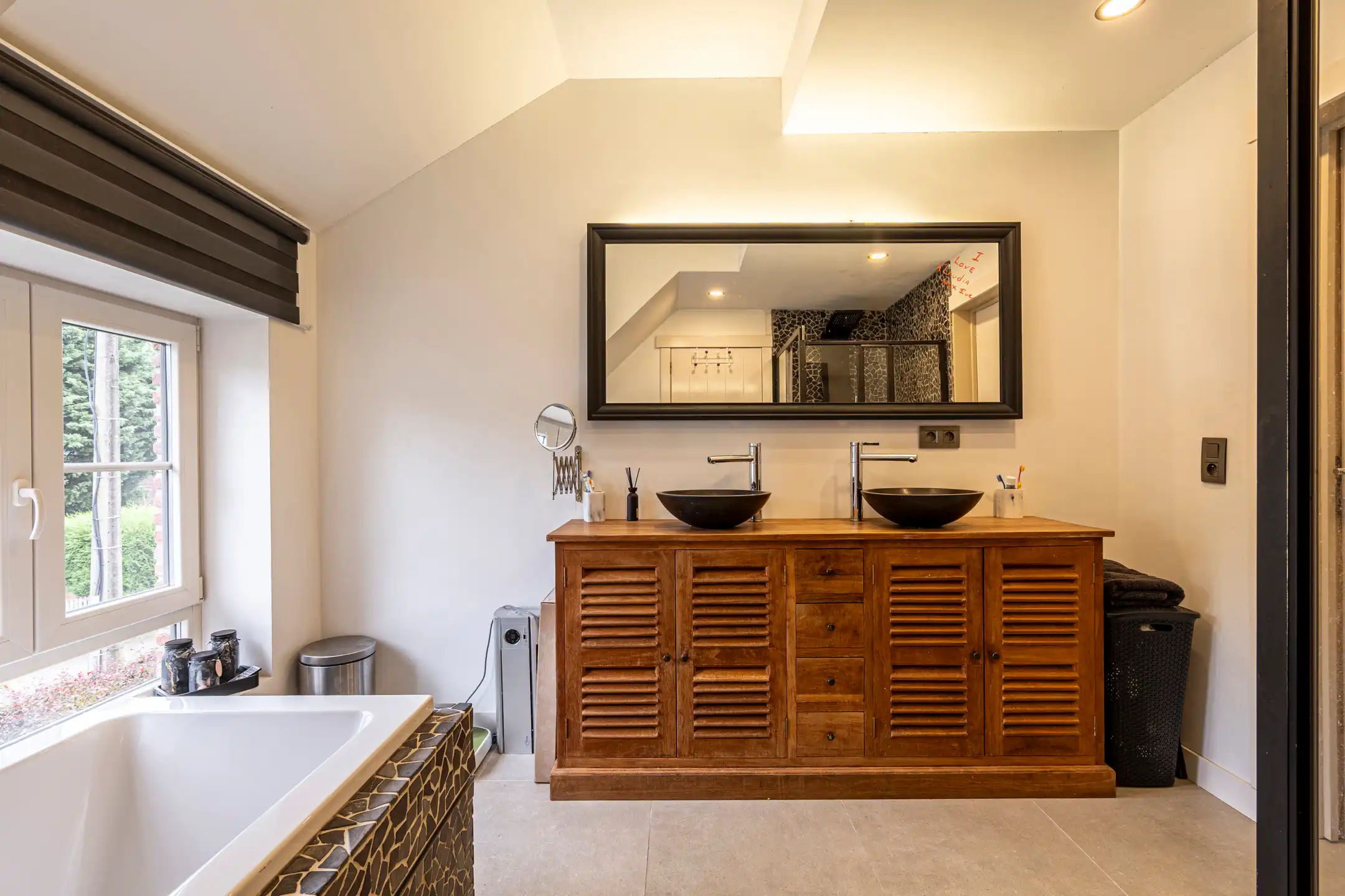 Charmante halfopen bebouwing met 3 slaapkamers foto 11