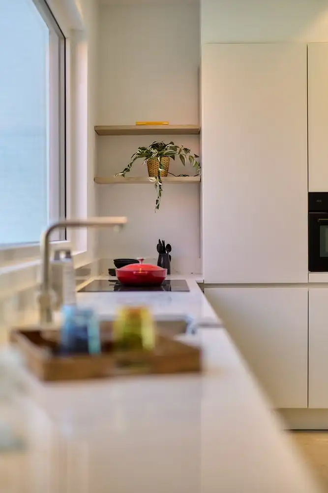 Gerenoveerde halfopen woning met 3 slaapkamers, bureau, parking en tuin in Sint-Denijs-Westrem foto 8