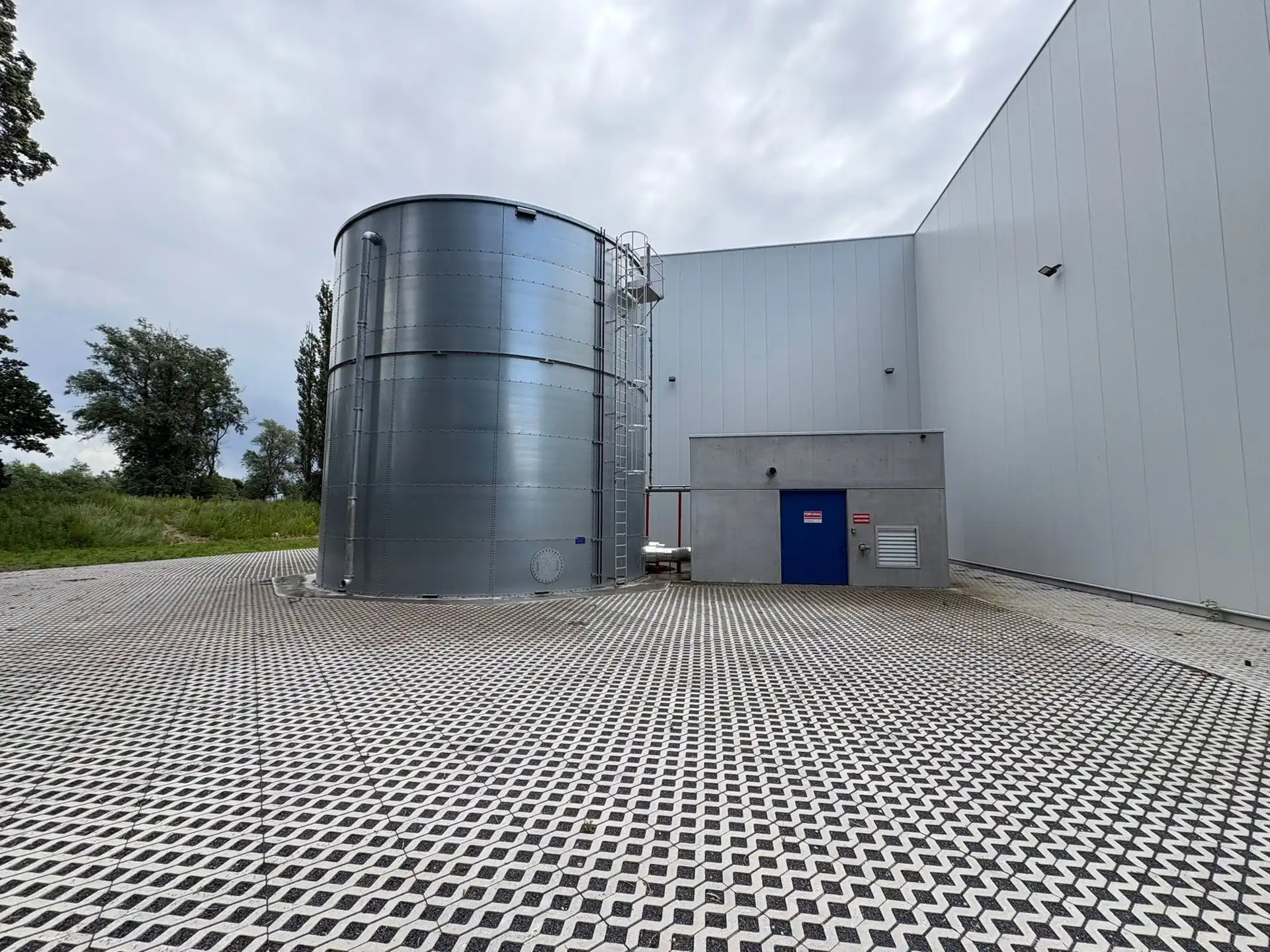 Nieuwbouw magazijn van 6.444m² met 5 los- en laadkades te huur. foto 7