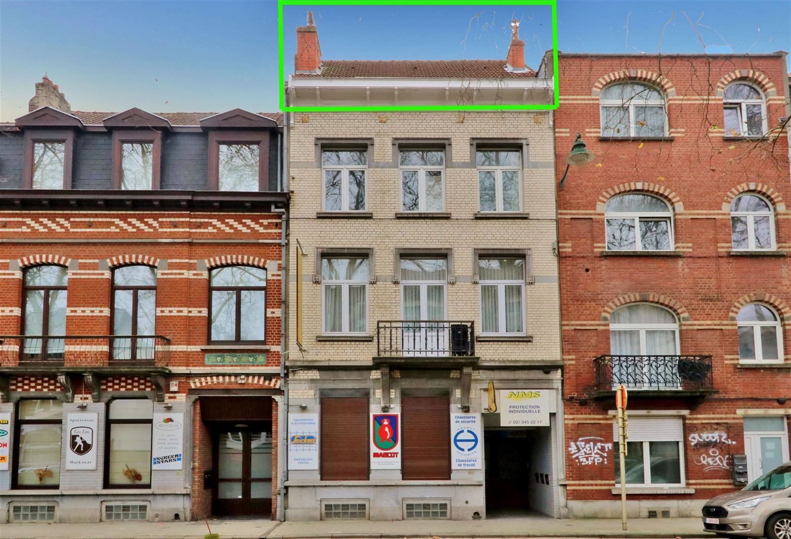 Appartement met 2 slaapkamers, ingerichte zolder en kelder foto {{pictureIndex}}