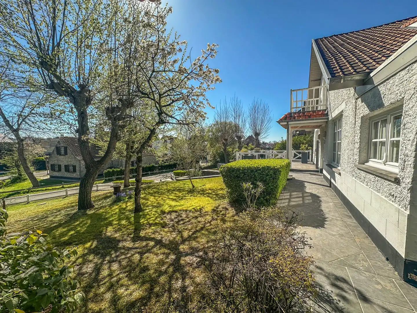 Uiterst rustig gelegen karaktervolle villa nabij Oostduinkerke-bad. foto 4