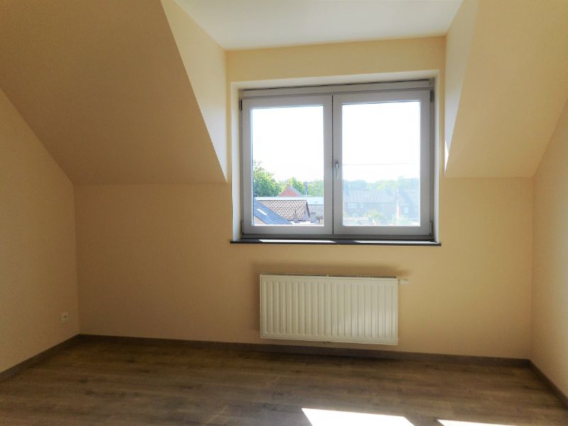 Instapklaar duplexappartement met 2 ruime slpks,  ruim terras (18m²), ondergrondse autostpl + kelder foto 15