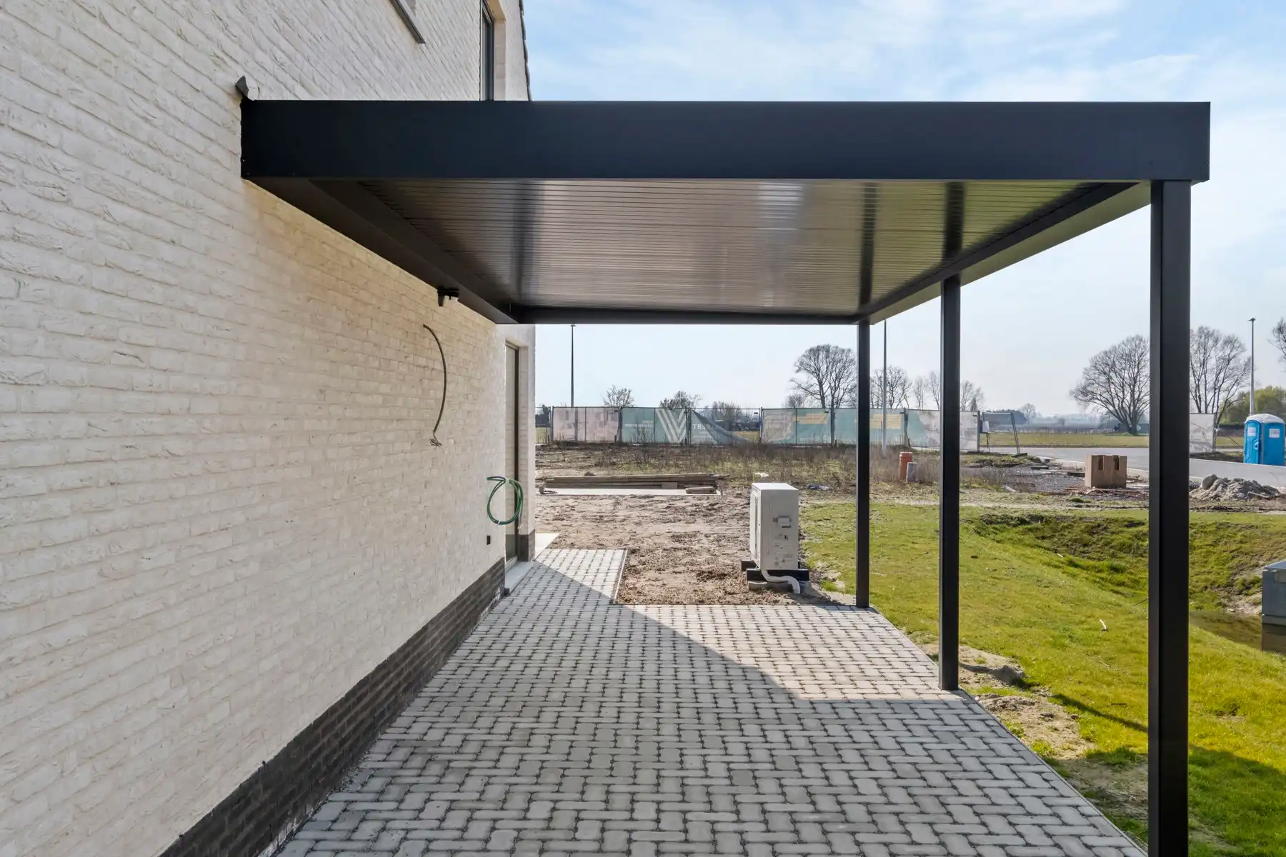 Ruime energiezuinige woning met open zicht te Gistel. foto 3