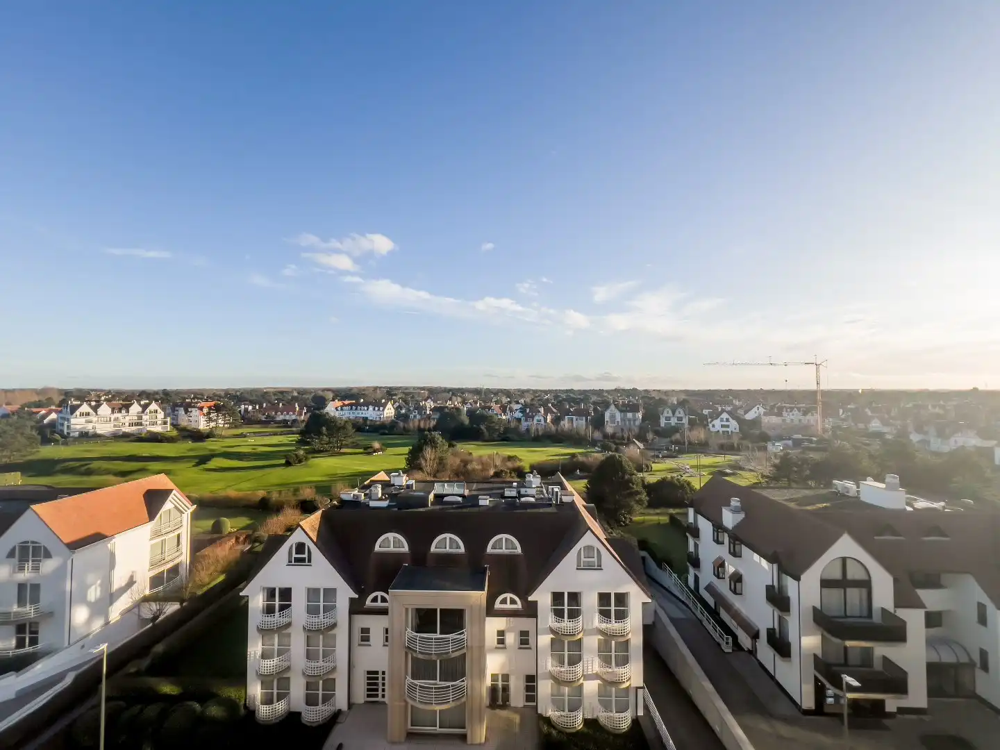 Heel mooi vernieuwd duplexdakapp. met een prachtig zonneterras gelegen op de Kustlaan in hartje Zoute. foto 23