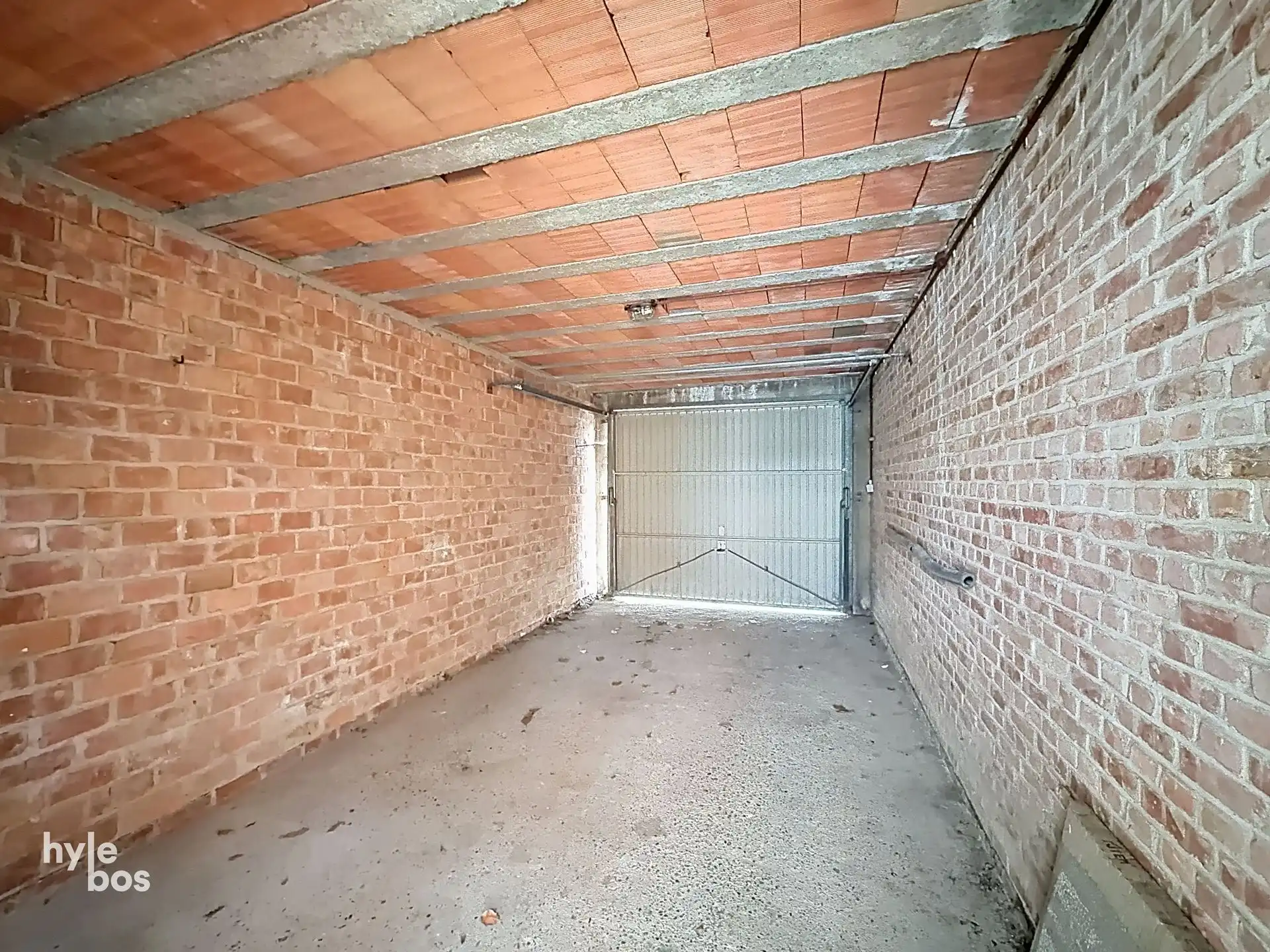 Uitzonderlijk groot gelijkvloers appartement met stadstuin en garage foto 14