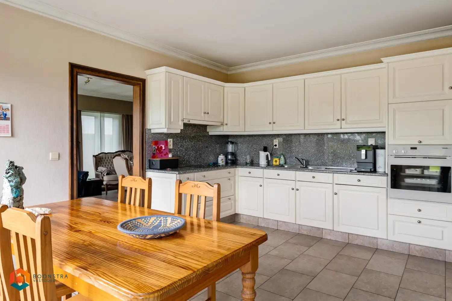 Ruime villa (325m²) op een perceel van 2567m² in prachtige omgeving foto 7