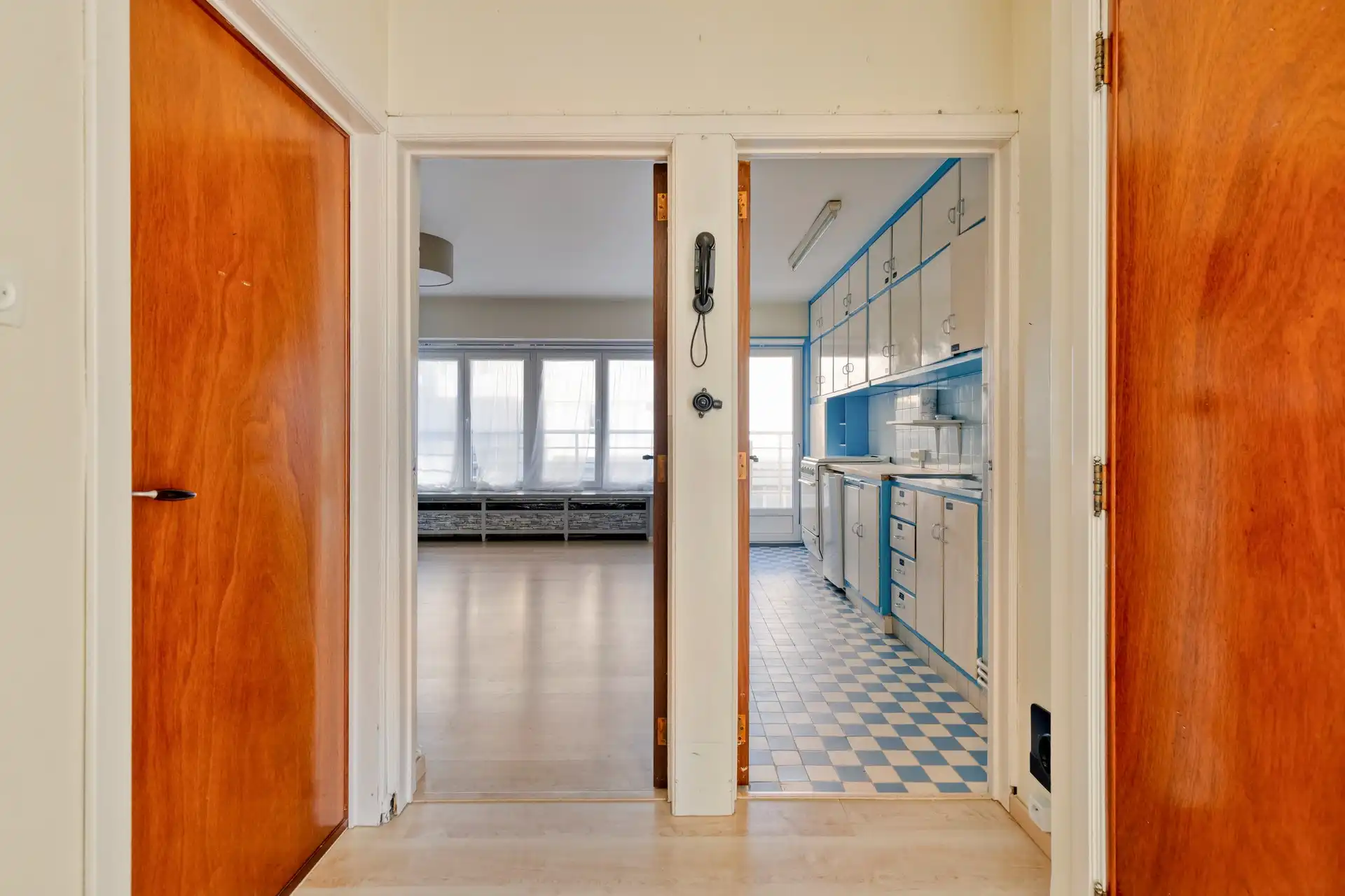 Te renoveren 1-slaapkamerappartement met zijdelings zeezicht. foto 6