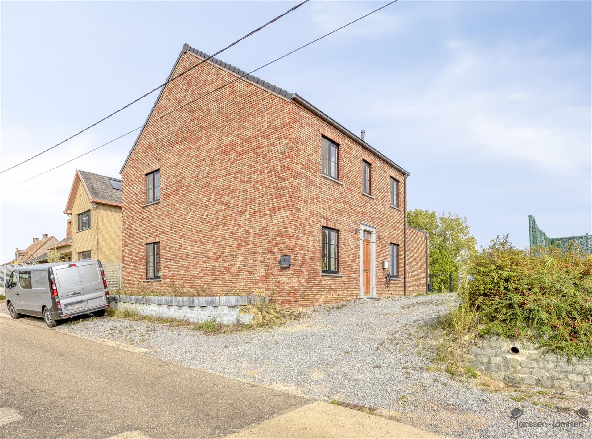 Gerenoveerde energiezuinige woning in het landelijke Budingen foto 3