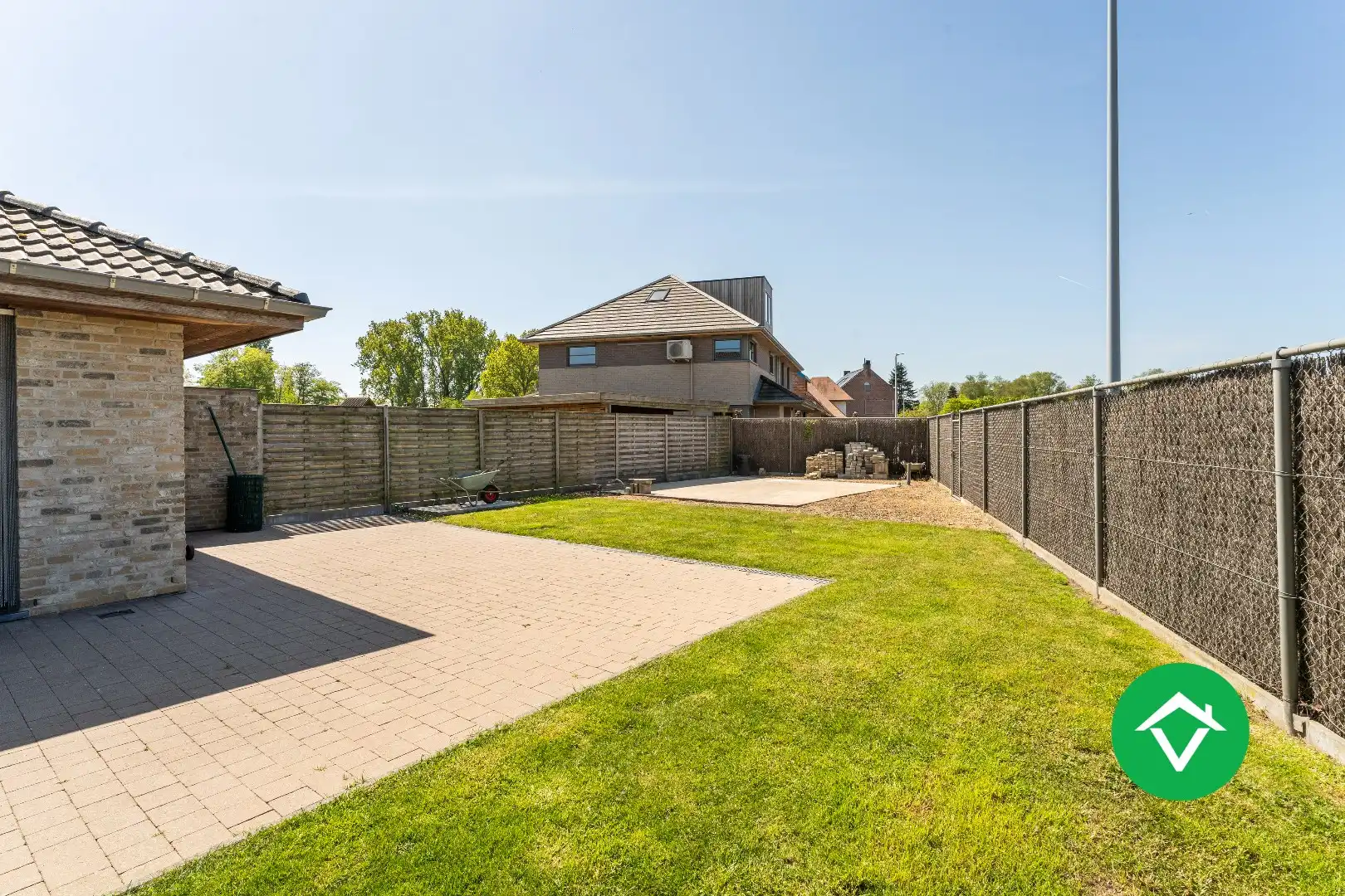 Recente woning (2011) met 3 slaapkamers, inpandige garage en vergezichten te Koekelare foto 21