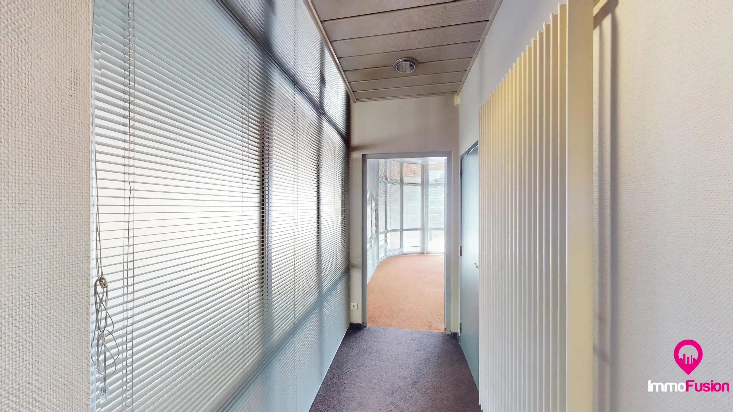 Zeer ruim kantoor op commerciële locatie in centrum Beringen foto 21