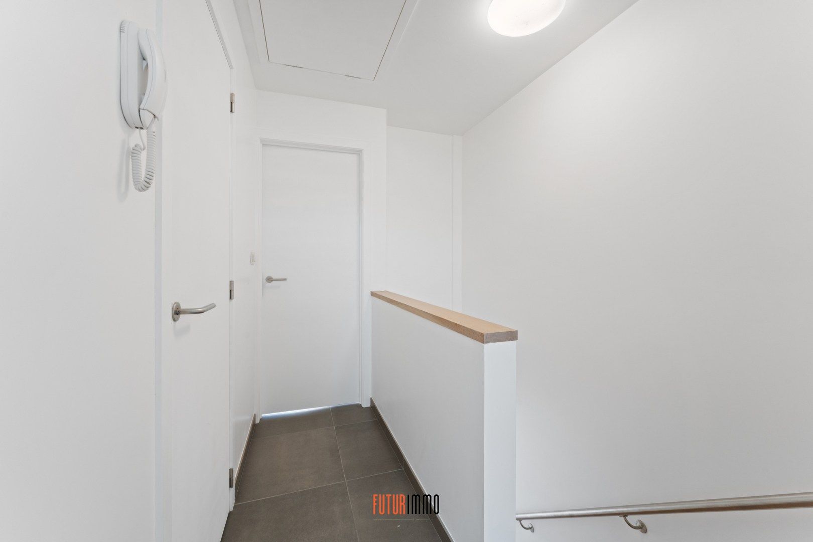 Opbrengsteigendom: duplexappartement + 12 garages foto 11