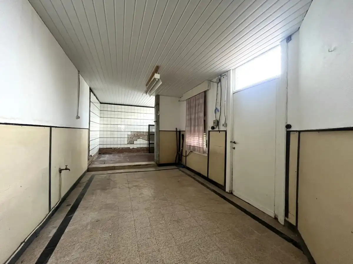 Ledegem – Te renoveren woning op ruim perceel met uitweg achteraan foto 13