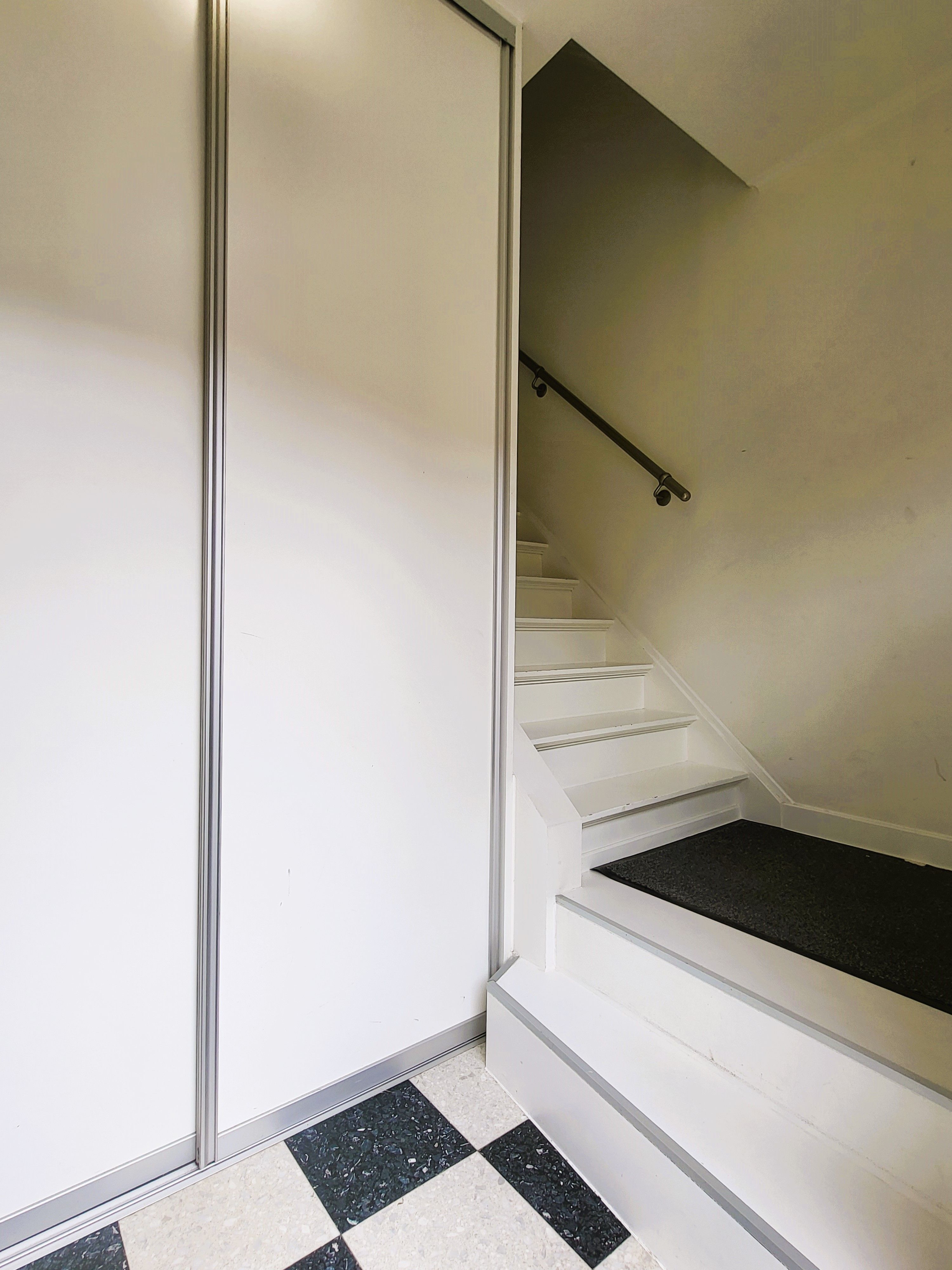 Lichtrijke penthouse van 143m² met landelijk uitzicht, gelegen op de 1ste en 2de verdieping. foto 3