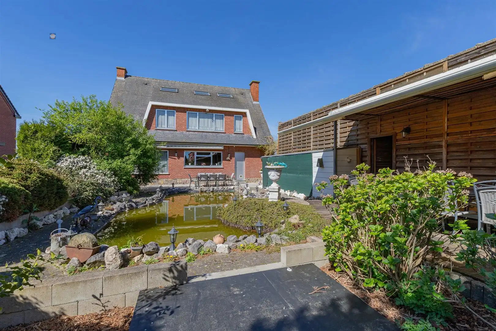 Karaktervolle villa met bijgebouw en ruime parking foto 19