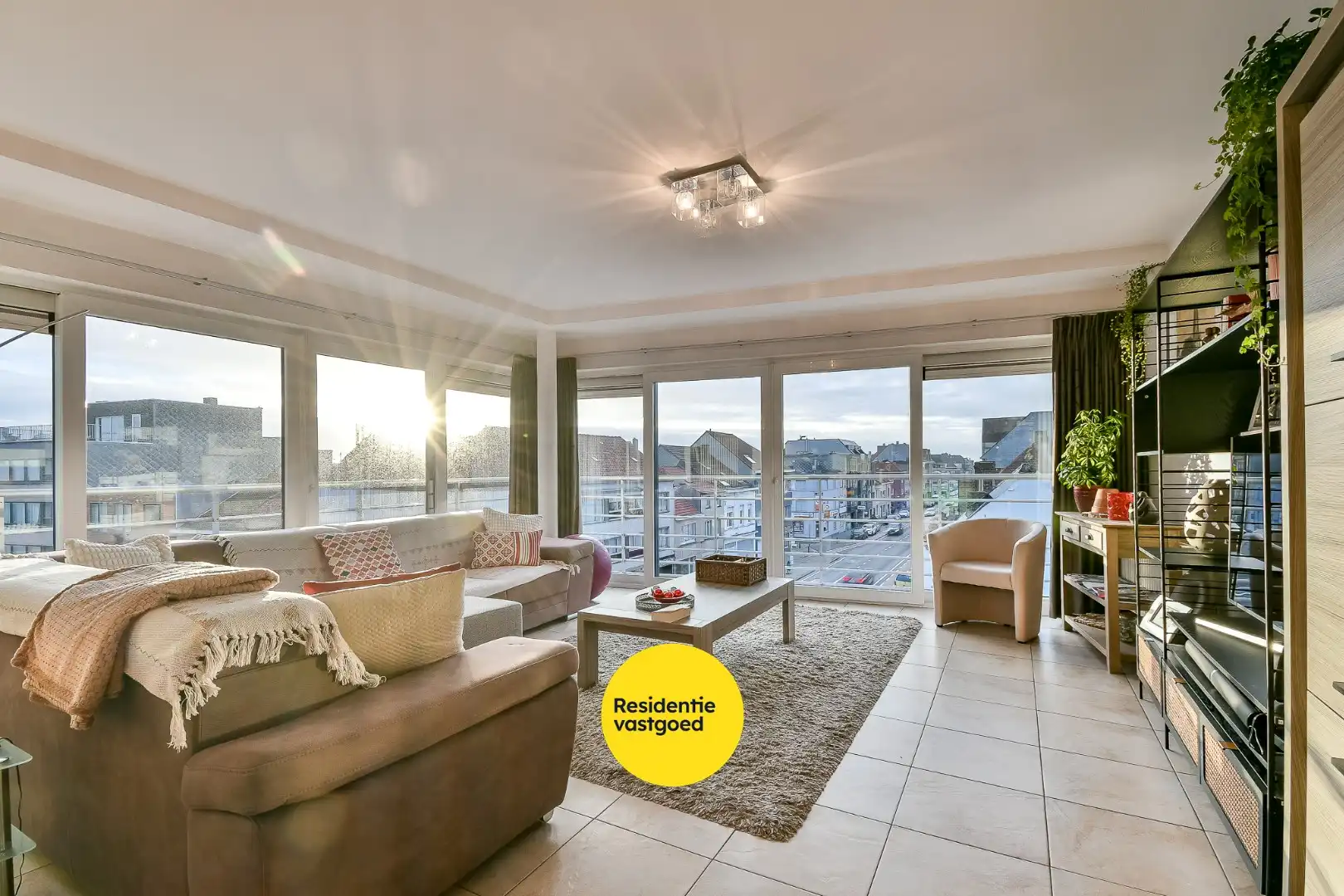 Lichtrijk tweeslaapkamer appartement in Oostende  foto 2