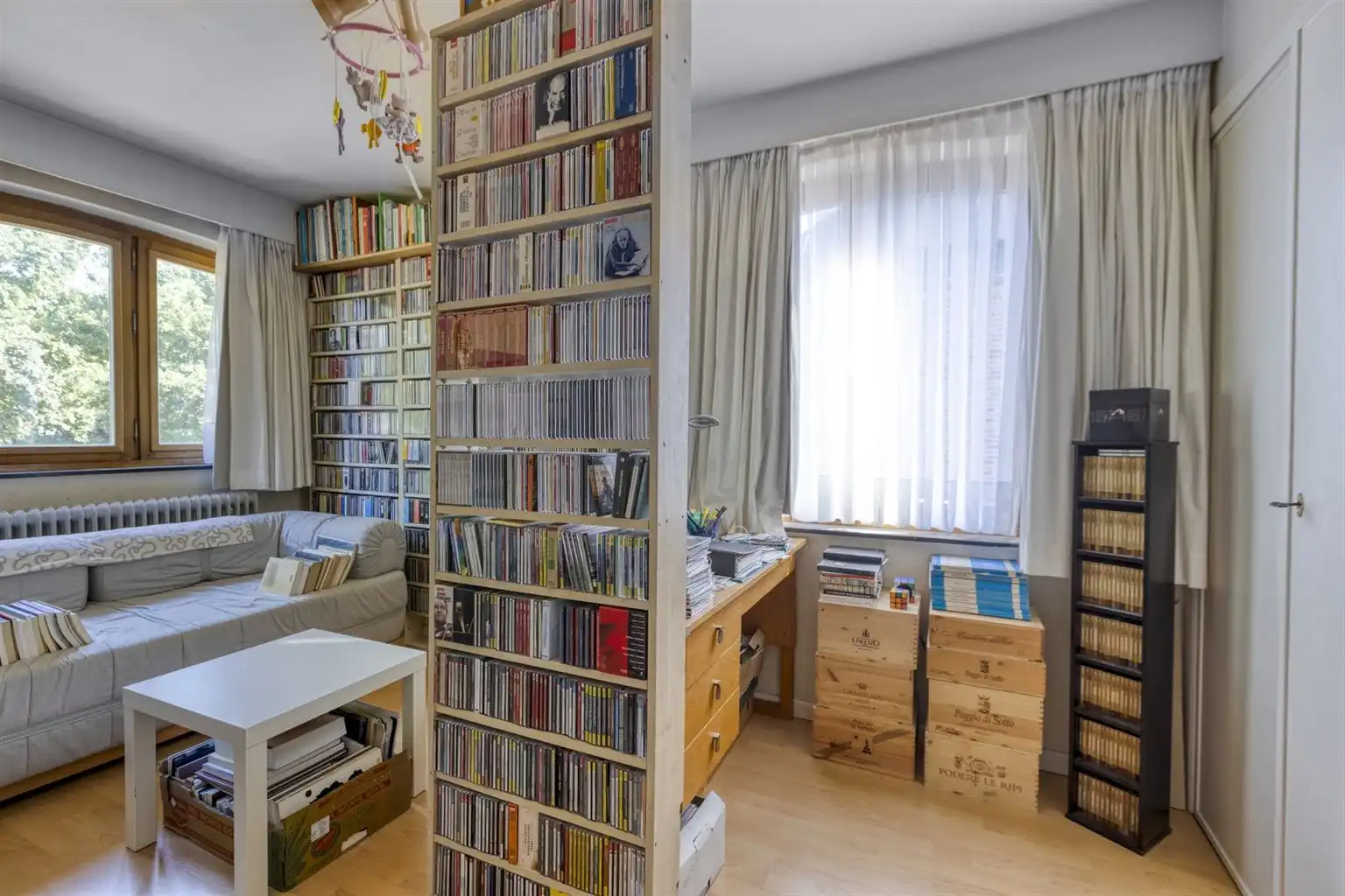 Karaktervolle, vrijstaande woning met 4 slaapkamers, veranda, dubbele garage, volledig onderkelderd op een perceel van 17a48ca, centraal gelegen bij het centrum. foto 27