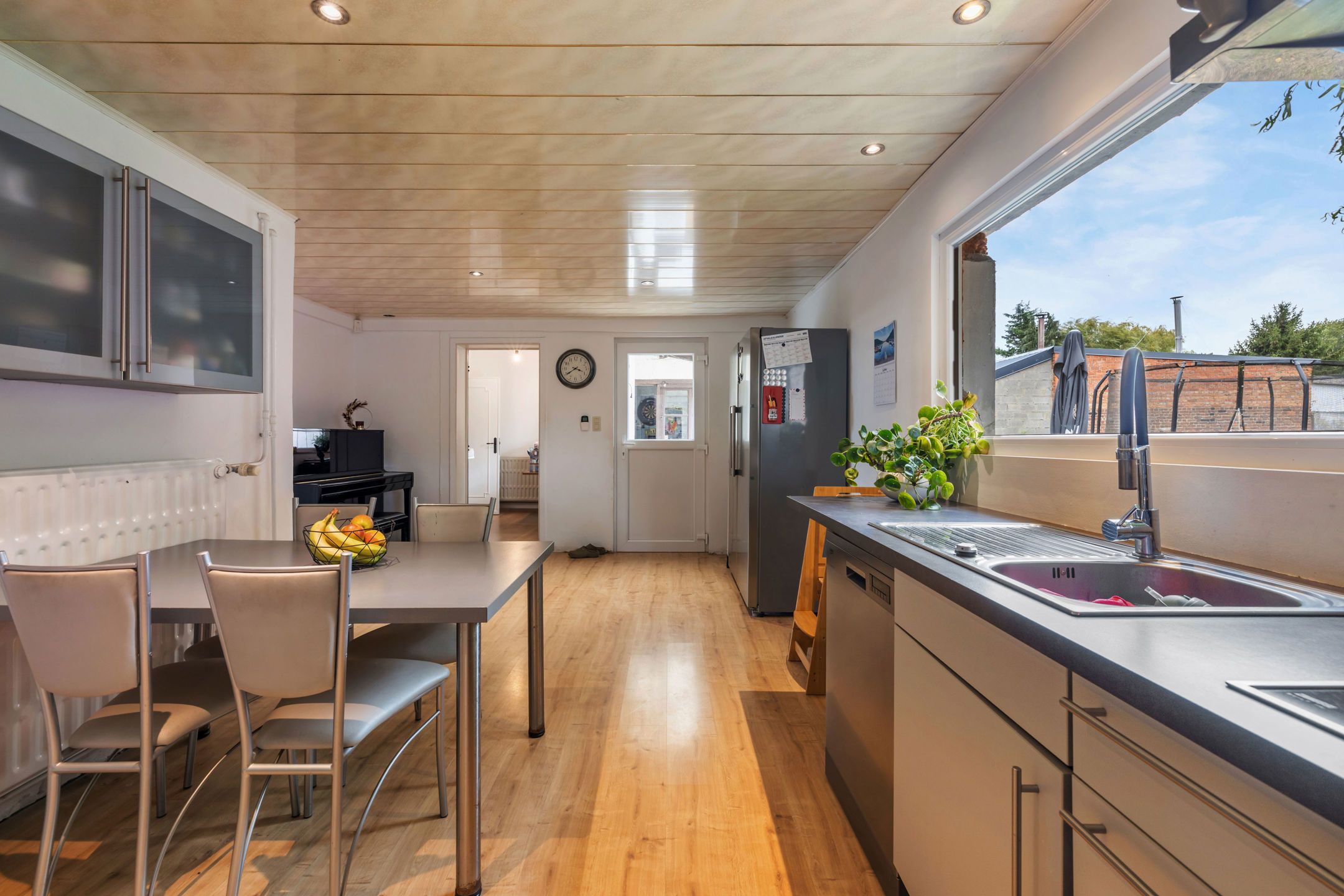 Gezellige woning met garage en tuin foto 10