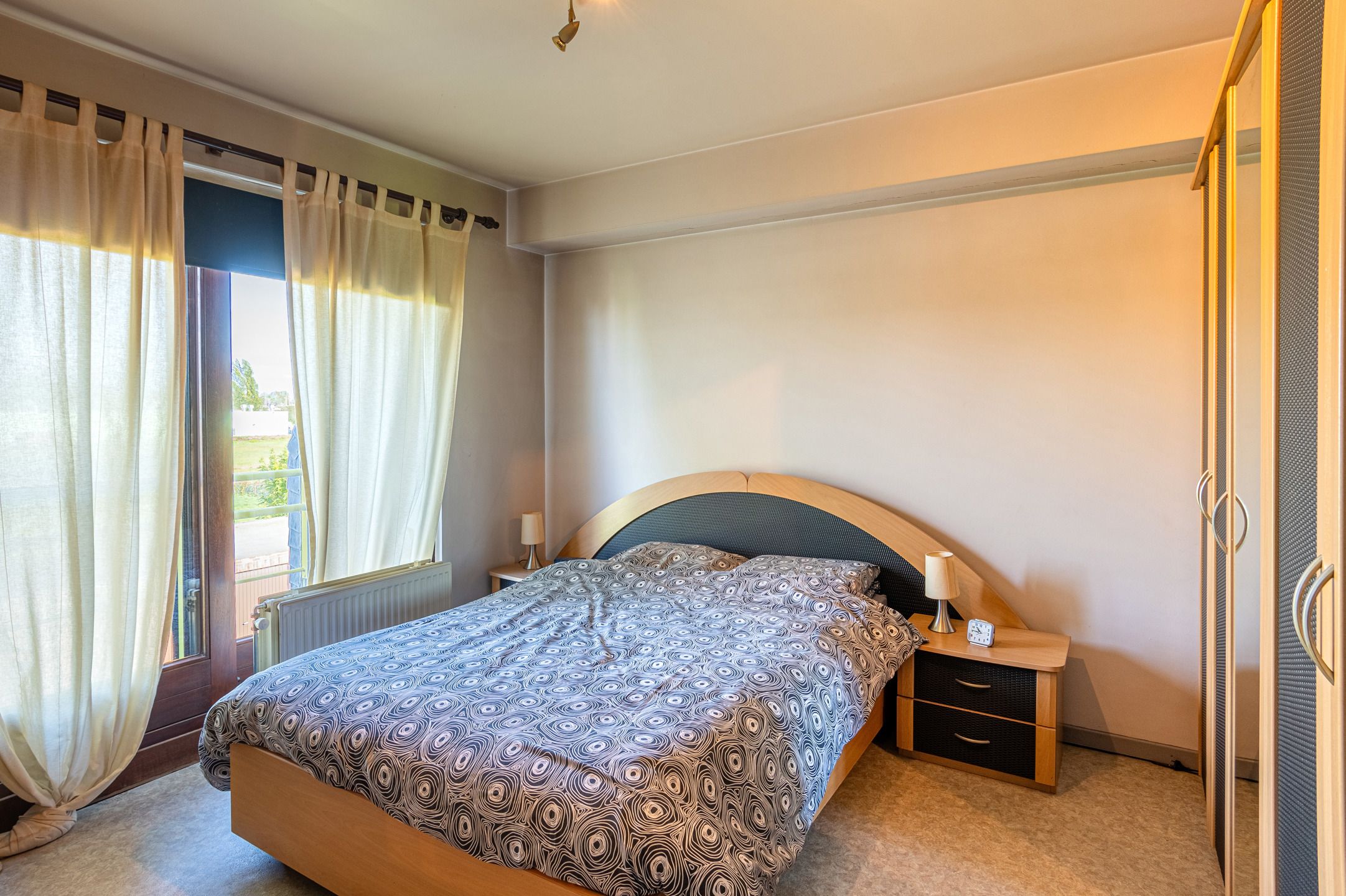 Ruim 3-slaapkamerappartement met garage foto 6